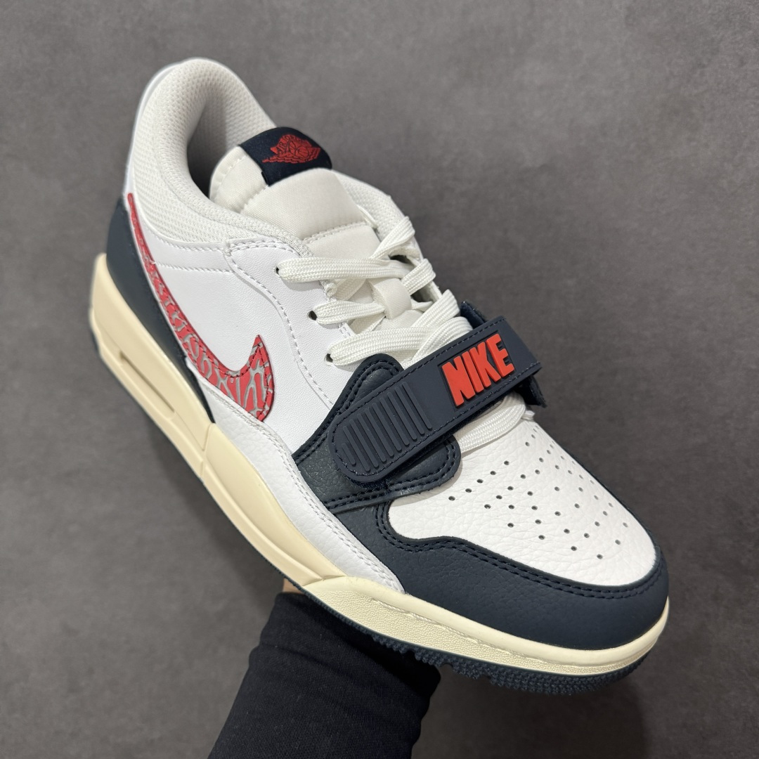 图片[3]-福利特价【GQ福利】Air Jordan Legacy AJ312 复古篮球鞋 市场最强独一档产物 全套原纸板楦头开发 原厂大底磨具加持立体防滑纹理 原档数据后跟TPU子母扣魔术贴 原装可视Air Sole气垫 原汁原味最完美的312代版型 唯一正确鞋头趴度弧度高度鞋身腰线 进口港宝加持 后跟自然饱满 全鞋荧光划线卡点 追求极致完美 每一双都是工艺品 多重QC质检 超越公司货的品控标准 实实在在的免检产品 鞋身采用了皮革材质打造 横跨鞋面的魔术贴十分吸睛 侧面的Swoosh Logo的一部分被鞋面遮挡了一部分 颇具玩味 魔术贴上标有NK标识 而鞋舌上是Jordan的经典红色飞翼Logo 后跟和鞋底均采用了AJ3的设计 后跟上同样也使用了经典的爆裂纹图案 货号：DV9127-101 尺码：36 36.5 37.5 38 38.5 39 40 40.5 41 42 42.5 43 44 44.5 45-选品中心