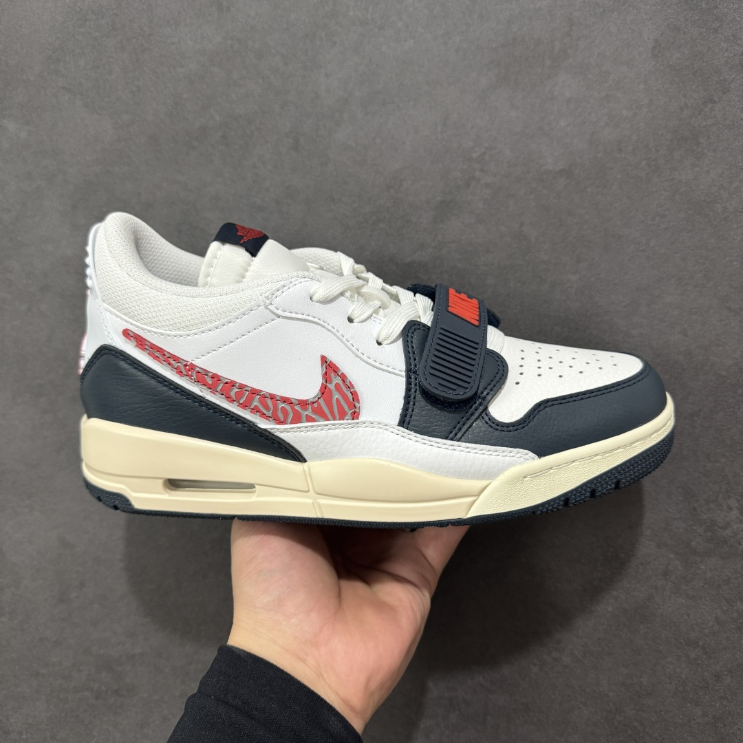 福利特价【GQ福利】Air Jordan Legacy AJ312 复古篮球鞋 市场最强独一档产物 全套原纸板楦头开发 原厂大底磨具加持立体防滑纹理 原档数据后跟TPU子母扣魔术贴 原装可视Air Sole气垫 原汁原味最完美的312代版型 唯一正确鞋头趴度弧度高度鞋身腰线 进口港宝加持 后跟自然饱满 全鞋荧光划线卡点 追求极致完美 每一双都是工艺品 多重QC质检 超越公司货的品控标准 实实在在的免检产品 鞋身采用了皮革材质打造 横跨鞋面的魔术贴十分吸睛 侧面的Swoosh Logo的一部分被鞋面遮挡了一部分 颇具玩味 魔术贴上标有NK标识 而鞋舌上是Jordan的经典红色飞翼Logo 后跟和鞋底均采用了AJ3的设计 后跟上同样也使用了经典的爆裂纹图案 货号：DV9127-101 尺码：36 36.5 37.5 38 38.5 39 40 40.5 41 42 42.5 43 44 44.5 45-选品中心