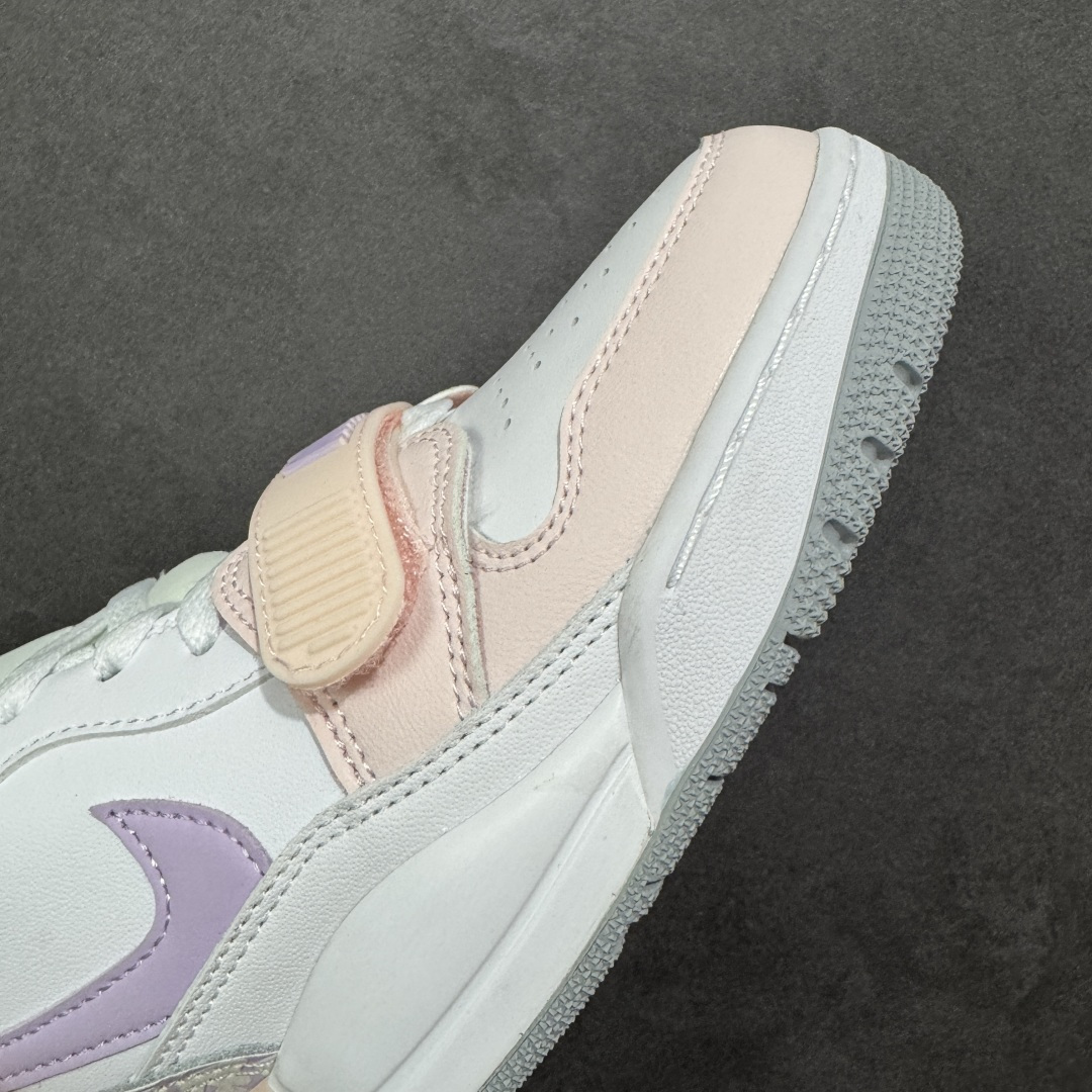 图片[5]-福利特价【GQ福利】Air Jordan Legacy AJ312 复古篮球鞋 市场最强独一档产物 全套原纸板楦头开发 原厂大底磨具加持立体防滑纹理 原档数据后跟TPU子母扣魔术贴 原装可视Air Sole气垫 原汁原味最完美的312代版型 唯一正确鞋头趴度弧度高度鞋身腰线 进口港宝加持 后跟自然饱满 全鞋荧光划线卡点 追求极致完美 每一双都是工艺品 多重QC质检 超越公司货的品控标准 实实在在的免检产品 鞋身采用了皮革材质打造 横跨鞋面的魔术贴十分吸睛 侧面的Swoosh Logo的一部分被鞋面遮挡了一部分 颇具玩味 魔术贴上标有NK标识 而鞋舌上是Jordan的经典红色飞翼Logo 后跟和鞋底均采用了AJ3的设计 后跟上同样也使用了经典的爆裂纹图案 货号：DV9127-101 尺码：36 36.5 37.5 38 38.5 39 40 40.5 41 42 42.5 43 44 44.5 45-选品中心