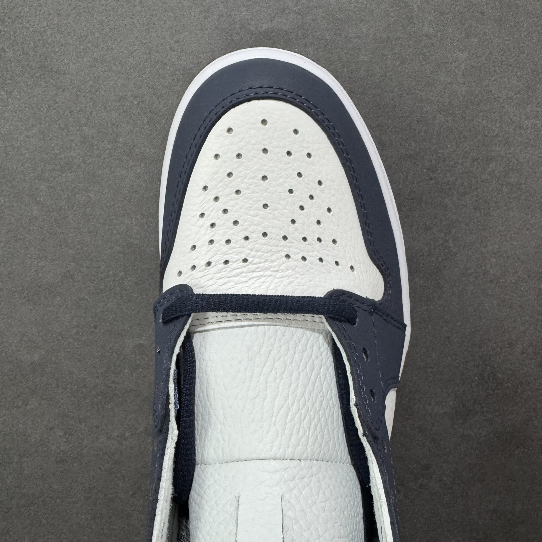 图片[8]-【公司级头层版】Air Jordan 1 High OG 高帮 AJ1 乔丹1代 aj1 乔1 高邦 金人吊牌 乔丹篮球鞋系列DC1788-100 采用正确头层皮组合荔枝纹头层皮革鞋面材质 中底注胶孔及缜密中底拉帮工艺 内置气垫及耐磨橡胶大底 尺码：36-47带半码-选品中心