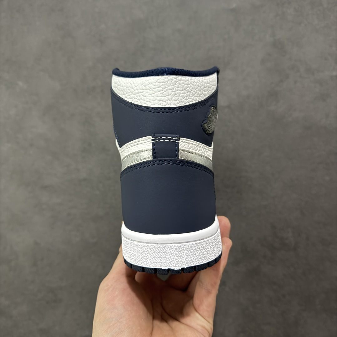 图片[4]-【公司级头层版】Air Jordan 1 High OG 高帮 AJ1 乔丹1代 aj1 乔1 高邦 金人吊牌 乔丹篮球鞋系列DC1788-100 采用正确头层皮组合荔枝纹头层皮革鞋面材质 中底注胶孔及缜密中底拉帮工艺 内置气垫及耐磨橡胶大底 尺码：36-47带半码-选品中心