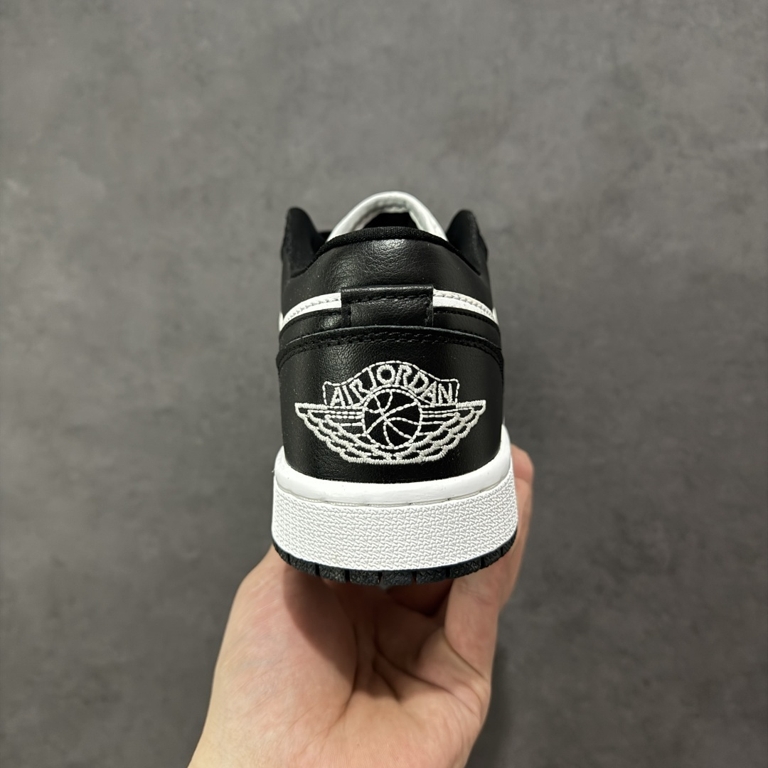 图片[4]-【H11版本】耐克Nike Air Jordan 1 AJ1经典复古经典低帮百搭文化篮球鞋 DC0774-101 公司级真标半码制#原档案原数据开发版型#采用荔枝纹头层皮革鞋面材质#原厂立体填充鞋舌海绵#中底注胶孔及缜密中底拉帮工艺#原数据开发模具大底 尺码：35.5 36 36.5 37.5 38 38.5 39 40 40.5 41 42 42.5 43 44 44.5 45 46 47.5 编码：H11B270280-选品中心