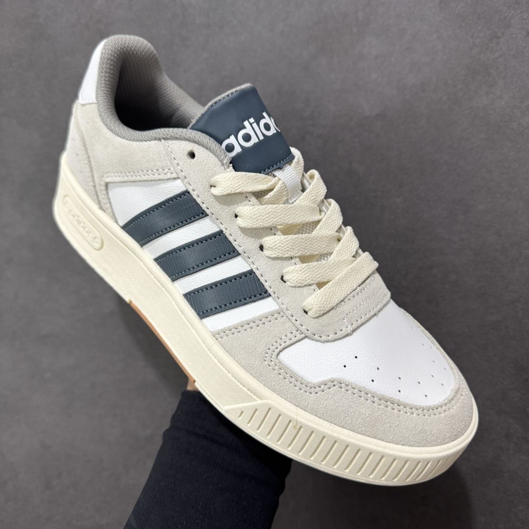 图片[3]-【公司级】Ad D-Pad Classic 复古低帮百搭休闲板鞋 复古风刮了这么久，花里胡哨的设计是真不少，时不时总得来点简约平衡一下。鞋型这边没啥特别，总之就复古。配色情况也差不多，不过关键位置上的几抹亮色点缀，倒是大幅提高了颜值和辨识度！材质方面突出一个稳，整个质感基本挑不出什么毛病。这样组合出来的鞋子，要说有多出彩那是没有，但日常通勤想必会很好用。 货号：JH8812 尺码：36 36.5 37 38 38.5 39 40 40.5 41 42 42.5 43 44 44.5 45 编码：YBB210220-选品中心