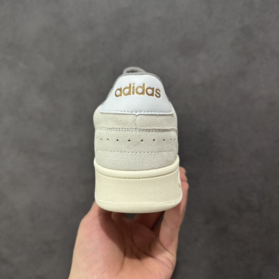 图片[4]-【公司级】Ad D-Pad Classic 复古低帮百搭休闲板鞋 复古风刮了这么久，花里胡哨的设计是真不少，时不时总得来点简约平衡一下。鞋型这边没啥特别，总之就复古。配色情况也差不多，不过关键位置上的几抹亮色点缀，倒是大幅提高了颜值和辨识度！材质方面突出一个稳，整个质感基本挑不出什么毛病。这样组合出来的鞋子，要说有多出彩那是没有，但日常通勤想必会很好用。 货号：JH8812 尺码：36 36.5 37 38 38.5 39 40 40.5 41 42 42.5 43 44 44.5 45 编码：YBB210220-选品中心