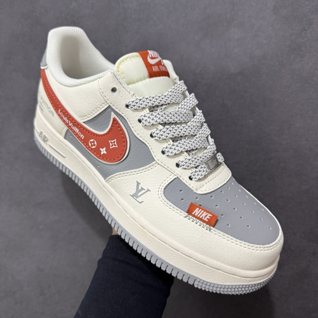 图片[3]-【定制版】NIke Air Force 1 \’07 Low “LV联名-米灰红拼接”空军一号 低帮 运动鞋 休闲鞋 折边针车 工艺难度大 原楦头原纸板 原装鞋盒 定制五金配件 内置全掌气垫 原厂鞋底 货号：JP8028-070 尺码：36 36.5 37.5 38 38.5 39 40 40.5 41 42 42.5 43 44 44.5 45 编码：HXSA310320-选品中心