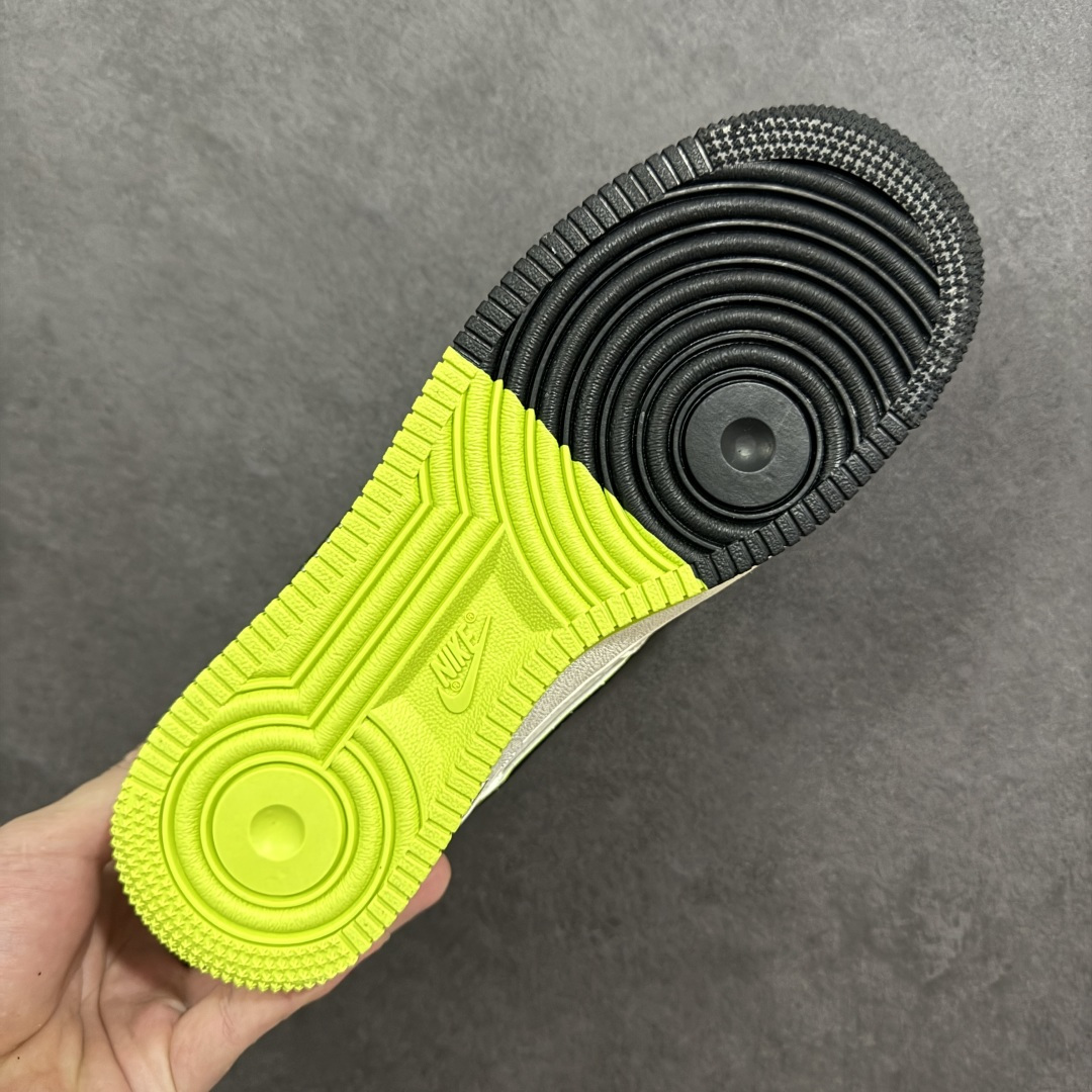 图片[9]-【定制版】Nike Air Force 1 \’07 Low “OFF-WHITE联名——双拼米黑绿”空军一号 低帮 运动鞋 休闲鞋 折边针车 工艺难度大 原楦头原纸板 原装鞋盒 定制五金配件 内置全掌气垫 原厂鞋底 货号：QW5836-023 尺码：36 36.5 37.5 38 38.5 39 40 40.5 41 42 42.5 43 44 44.5 45-选品中心