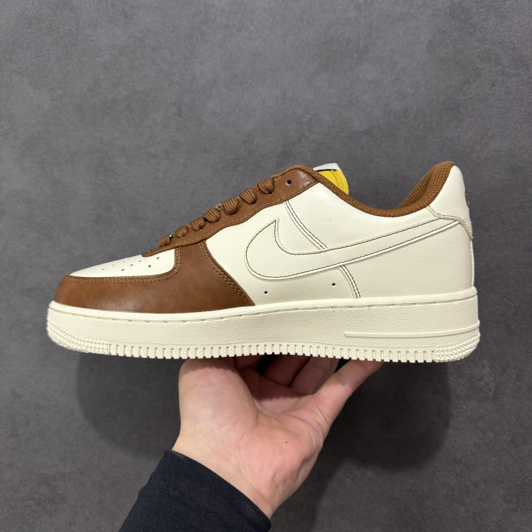 图片[2]-【定制版】NIke Air Force 1 \’07 Low “LV联名–奶白咖棕” 空军一号低帮 运动鞋 休闲鞋 折边针车 工艺难度大 原楦头原纸板 高端定制鞋盒 原厂鞋底 超高清洁度 细节完美 货号：IH1817-800 尺码：36 36.5 37.5 38 38.5 39 40 40.5 41 42 42.5 43 44 44.5 45 编码：HXSB310320-选品中心