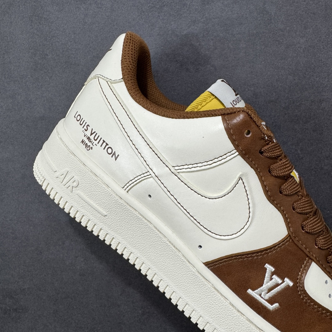 图片[6]-【定制版】NIke Air Force 1 \’07 Low “LV联名–奶白咖棕” 空军一号低帮 运动鞋 休闲鞋 折边针车 工艺难度大 原楦头原纸板 高端定制鞋盒 原厂鞋底 超高清洁度 细节完美 货号：IH1817-800 尺码：36 36.5 37.5 38 38.5 39 40 40.5 41 42 42.5 43 44 44.5 45 编码：HXSB310320-选品中心