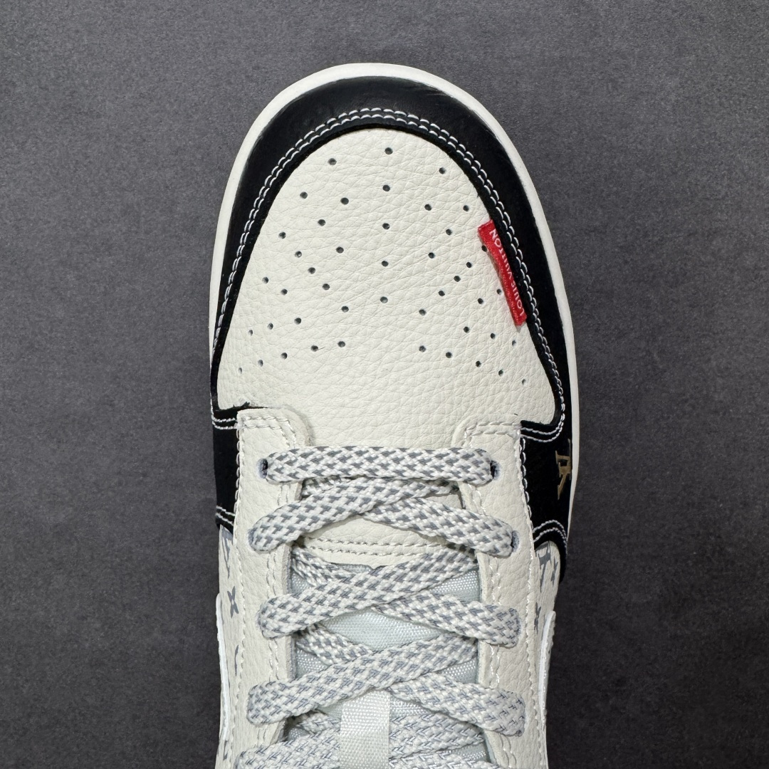 图片[8]-【定制版】Nike SB Dunk Low“ LV联名—米黑金标” 周年高端定制 低帮休闲板鞋 定制鞋盒 大厂纯原品质出货 超高清洁度 皮料切割干净无任何毛边 细节完美 货号：MN1688-106 尺码： 36 36.5 37.5 38 38.5 39 40 40.5 41 42 42.5 43 44 44.5 45-选品中心