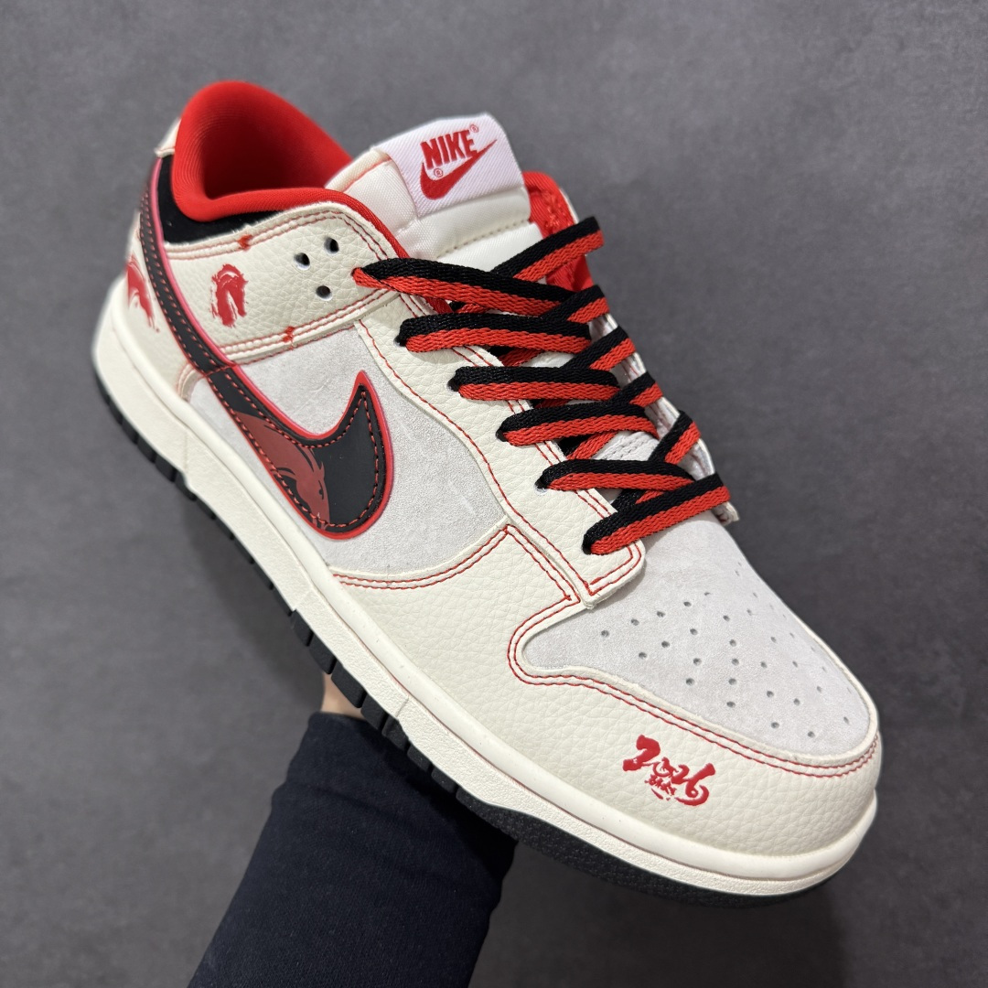 图片[3]-【定制版】Nike SB Dunk Low 马年限定 高端定制 低帮休闲板鞋 DG1988-013  #定制鞋盒 大厂纯原品质出货 超高清洁度 皮料切割干净无任何毛边 细节完美  尺码：36 36.5 37.5 38 38.5 39 40 40.5 41 42 42.5 43 44 44.5 45 编码：HXSB330340-选品中心