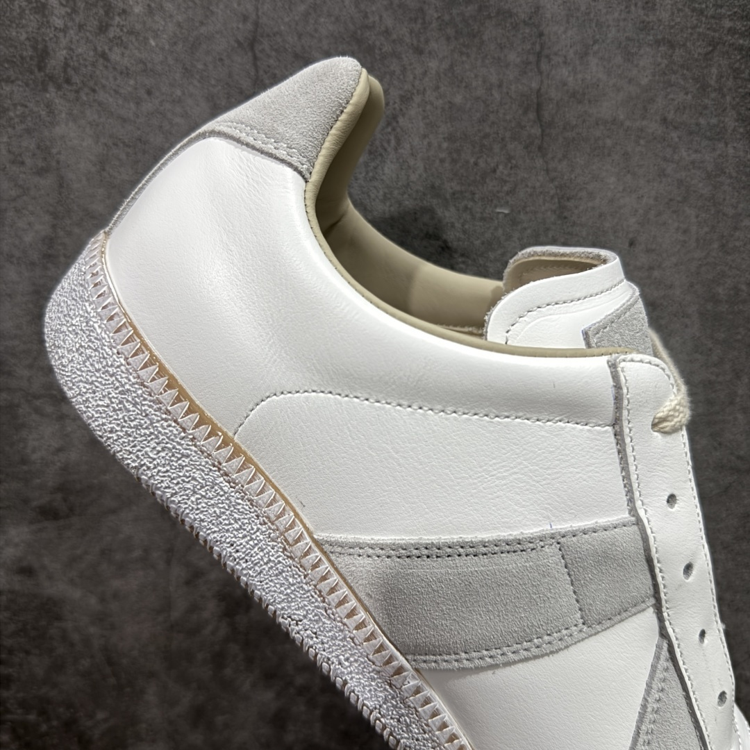 图片[7]-【ZOK纯原】Maison Margiela Calfskin Replica MM6 马吉拉复古低帮时尚德训鞋 私人订单打造 高端零售专供批次 全套原楦原纸板原厂数据开发 全鞋荧光划线卡点 胶水把控整洁度追求极致完美 多重QC质检 超越公司货的品控标准 实实在在的免检产品 原盒原配防尘袋购物卡 全网唯一正确0-23数字排版 一比一间距字体 内里全头层小羊皮 原版防滑鞋底设计 灰色翻毛牛皮 白色细纹贝利头层皮 依照原版逐帧开发 原装淡粉纸板中底带编号钢印 尺码：35 36 36.5 37 38 39 40 41 42 42.5 43 44 44.5 45-选品中心