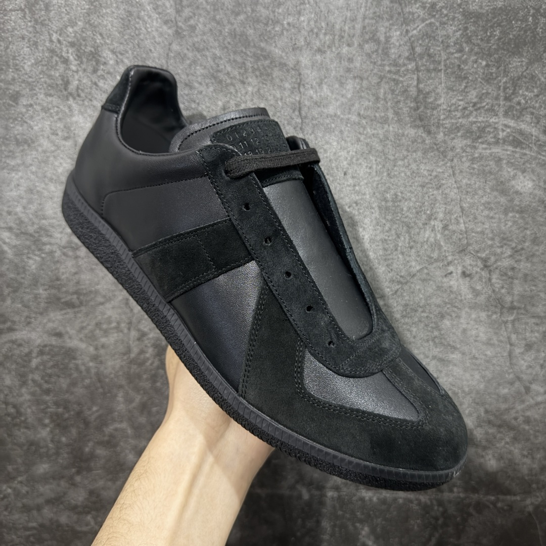 图片[3]-【ZOK纯原】Maison Margiela Calfskin Replica MM6 马吉拉复古低帮时尚德训鞋 私人订单打造 高端零售专供批次 全套原楦原纸板原厂数据开发 全鞋荧光划线卡点 胶水把控整洁度追求极致完美 多重QC质检 超越公司货的品控标准 实实在在的免检产品 原盒原配防尘袋购物卡 全网唯一正确0-23数字排版 一比一间距字体 内里全头层小羊皮 原版防滑鞋底设计 灰色翻毛牛皮 白色细纹贝利头层皮 依照原版逐帧开发 原装淡粉纸板中底带编号钢印 尺码：35 36 36.5 37 38 39 40 41 42 42.5 43 44 44.5 45-选品中心
