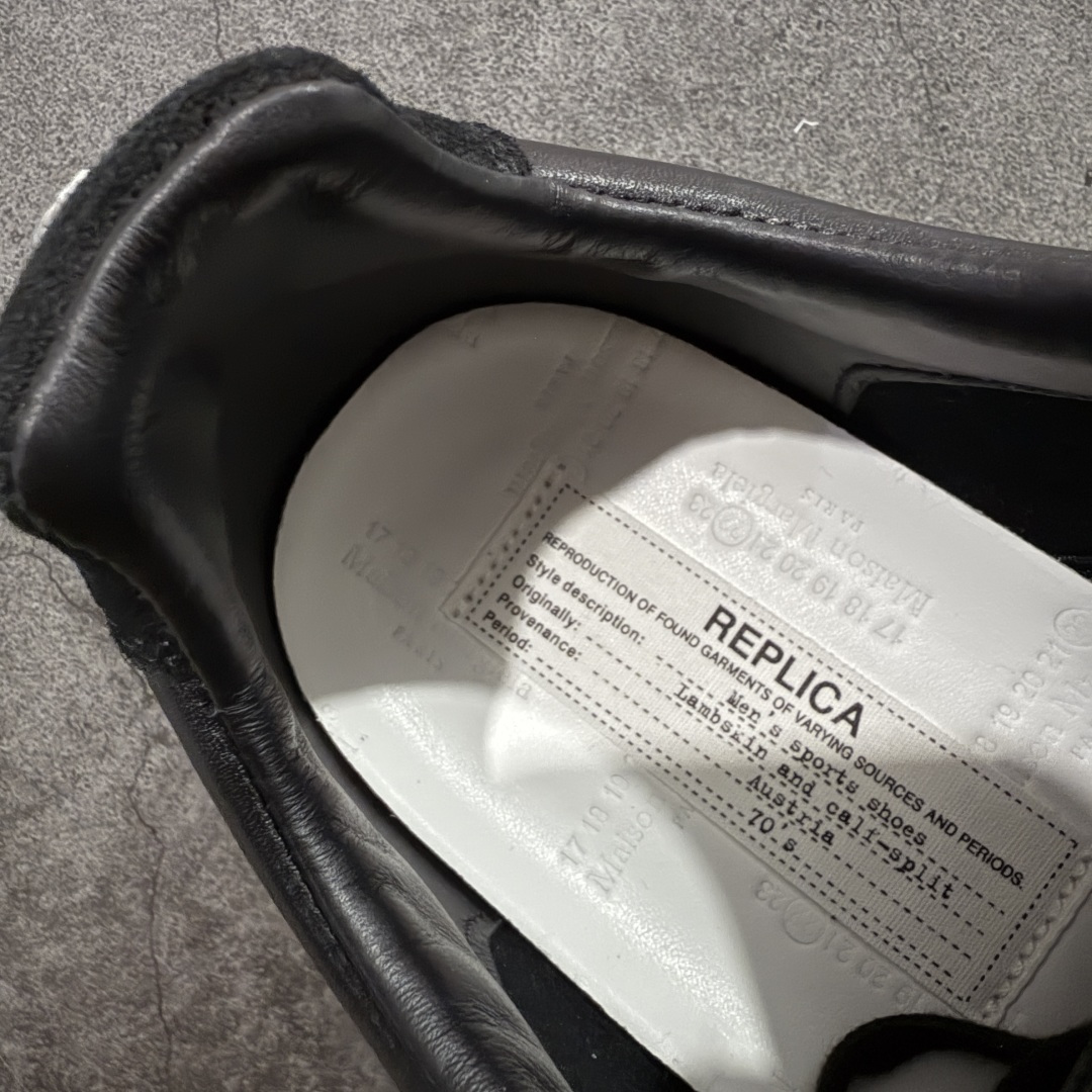 图片[8]-【ZOK纯原】Maison Margiela Calfskin Replica MM6 马吉拉复古低帮时尚德训鞋 私人订单打造 高端零售专供批次 全套原楦原纸板原厂数据开发 全鞋荧光划线卡点 胶水把控整洁度追求极致完美 多重QC质检 超越公司货的品控标准 实实在在的免检产品 原盒原配防尘袋购物卡 全网唯一正确0-23数字排版 一比一间距字体 内里全头层小羊皮 原版防滑鞋底设计 灰色翻毛牛皮 白色细纹贝利头层皮 依照原版逐帧开发 原装淡粉纸板中底带编号钢印 尺码：35 36 36.5 37 38 39 40 41 42 42.5 43 44 44.5 45-选品中心