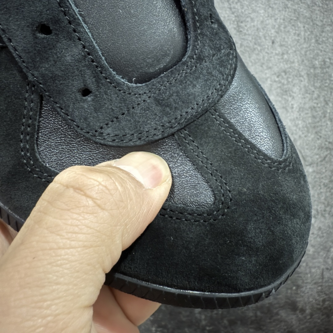 图片[4]-【ZOK纯原】Maison Margiela Calfskin Replica MM6 马吉拉复古低帮时尚德训鞋 私人订单打造 高端零售专供批次 全套原楦原纸板原厂数据开发 全鞋荧光划线卡点 胶水把控整洁度追求极致完美 多重QC质检 超越公司货的品控标准 实实在在的免检产品 原盒原配防尘袋购物卡 全网唯一正确0-23数字排版 一比一间距字体 内里全头层小羊皮 原版防滑鞋底设计 灰色翻毛牛皮 白色细纹贝利头层皮 依照原版逐帧开发 原装淡粉纸板中底带编号钢印 尺码：35 36 36.5 37 38 39 40 41 42 42.5 43 44 44.5 45-选品中心
