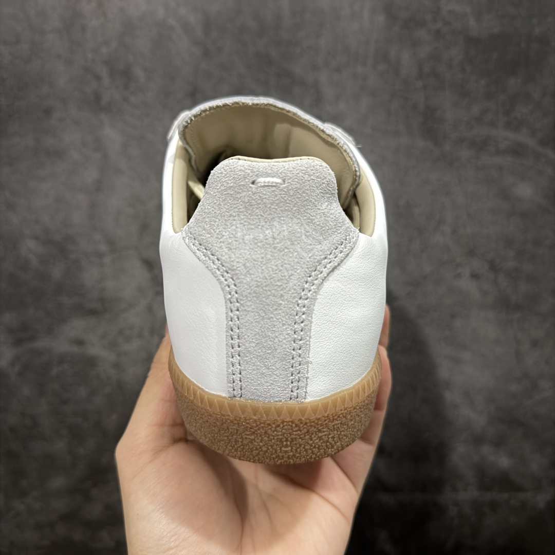 图片[4]-【ZOK纯原】Maison Margiela Calfskin Replica MM6 马吉拉复古低帮时尚德训鞋 私人订单打造 高端零售专供批次 全套原楦原纸板原厂数据开发 全鞋荧光划线卡点 胶水把控整洁度追求极致完美 多重QC质检 超越公司货的品控标准 实实在在的免检产品 原盒原配防尘袋购物卡 全网唯一正确0-23数字排版 一比一间距字体 内里全头层小羊皮 原版防滑鞋底设计 灰色翻毛牛皮 白色细纹贝利头层皮 依照原版逐帧开发 原装淡粉纸板中底带编号钢印 尺码：35 36 36.5 37 38 39 40 41 42 42.5 43 44 44.5 45-选品中心