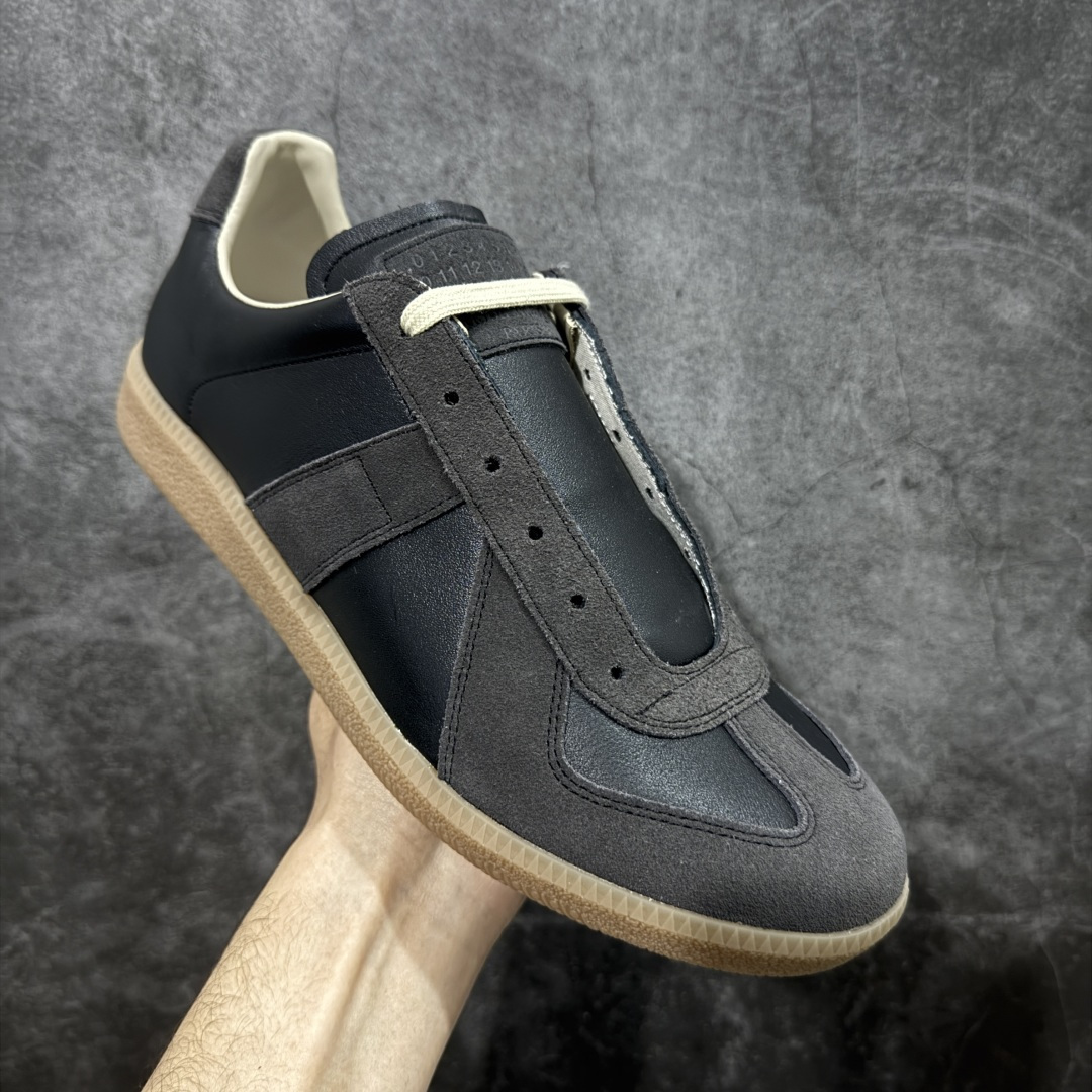 图片[3]-【ZOK纯原】Maison Margiela Calfskin Replica MM6 马吉拉复古低帮时尚德训鞋 私人订单打造 高端零售专供批次 全套原楦原纸板原厂数据开发 全鞋荧光划线卡点 胶水把控整洁度追求极致完美 多重QC质检 超越公司货的品控标准 实实在在的免检产品 原盒原配防尘袋购物卡 全网唯一正确0-23数字排版 一比一间距字体 内里全头层小羊皮 原版防滑鞋底设计 灰色翻毛牛皮 白色细纹贝利头层皮 依照原版逐帧开发 原装淡粉纸板中底带编号钢印 尺码：35 36 36.5 37 38 39 40 41 42 42.5 43 44 44.5 45-选品中心