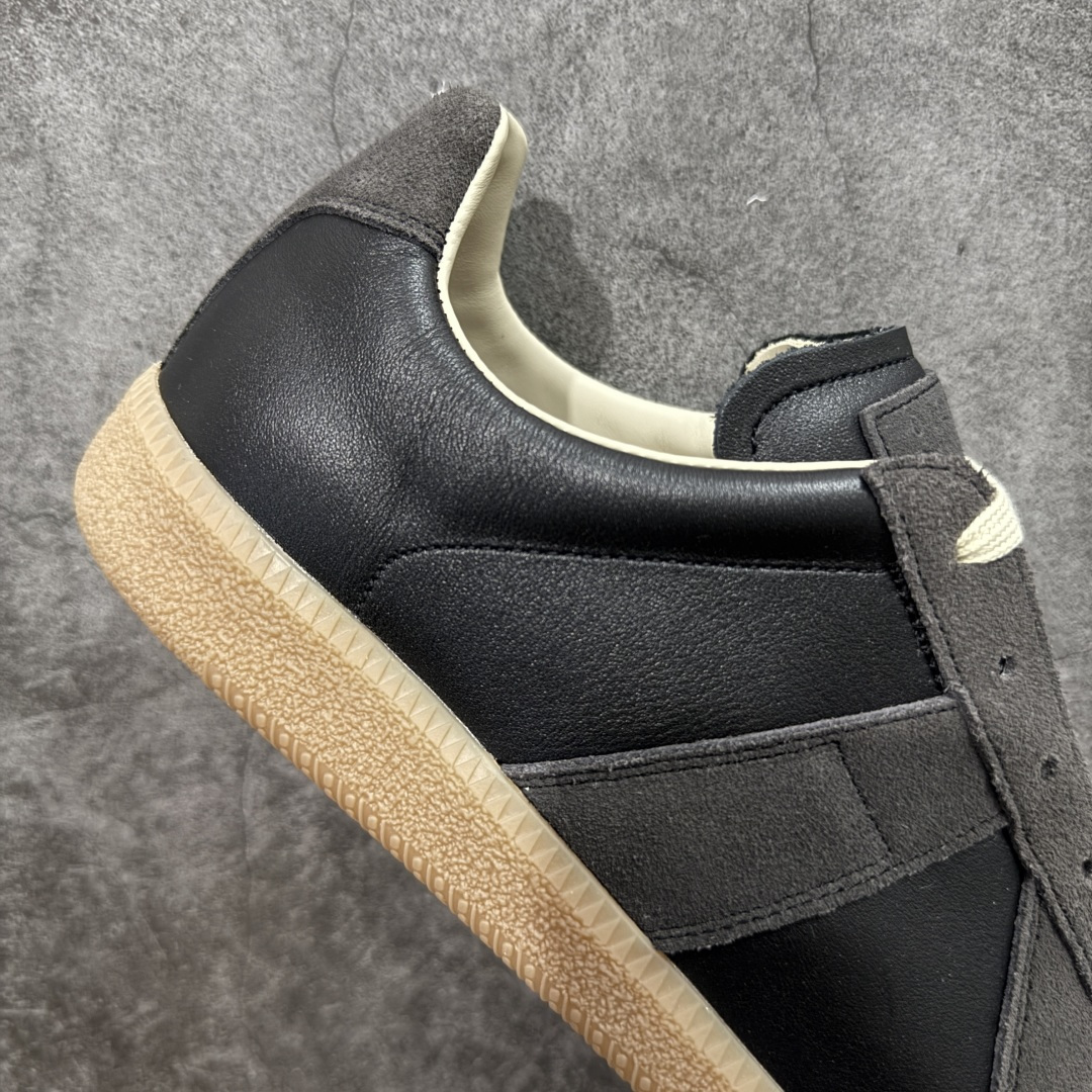 图片[7]-【ZOK纯原】Maison Margiela Calfskin Replica MM6 马吉拉复古低帮时尚德训鞋 私人订单打造 高端零售专供批次 全套原楦原纸板原厂数据开发 全鞋荧光划线卡点 胶水把控整洁度追求极致完美 多重QC质检 超越公司货的品控标准 实实在在的免检产品 原盒原配防尘袋购物卡 全网唯一正确0-23数字排版 一比一间距字体 内里全头层小羊皮 原版防滑鞋底设计 灰色翻毛牛皮 白色细纹贝利头层皮 依照原版逐帧开发 原装淡粉纸板中底带编号钢印 尺码：35 36 36.5 37 38 39 40 41 42 42.5 43 44 44.5 45-选品中心