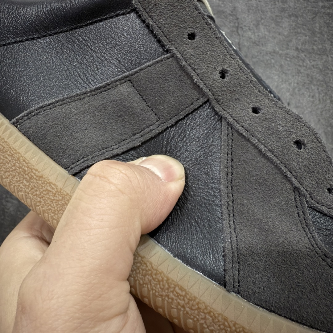 图片[4]-【ZOK纯原】Maison Margiela Calfskin Replica MM6 马吉拉复古低帮时尚德训鞋 私人订单打造 高端零售专供批次 全套原楦原纸板原厂数据开发 全鞋荧光划线卡点 胶水把控整洁度追求极致完美 多重QC质检 超越公司货的品控标准 实实在在的免检产品 原盒原配防尘袋购物卡 全网唯一正确0-23数字排版 一比一间距字体 内里全头层小羊皮 原版防滑鞋底设计 灰色翻毛牛皮 白色细纹贝利头层皮 依照原版逐帧开发 原装淡粉纸板中底带编号钢印 尺码：35 36 36.5 37 38 39 40 41 42 42.5 43 44 44.5 45-选品中心