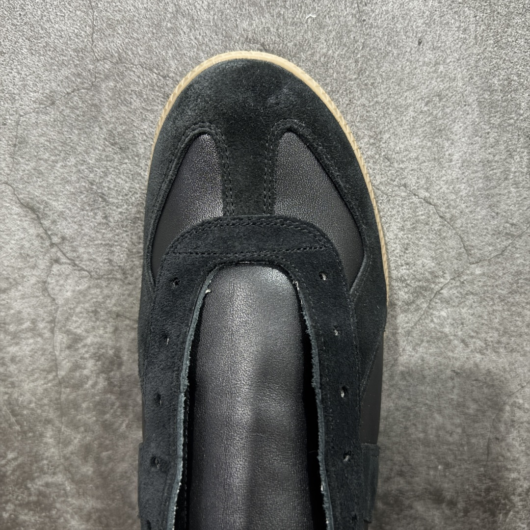 图片[5]-【ZOK纯原】Maison Margiela Calfskin Replica MM6 马吉拉复古低帮时尚德训鞋 私人订单打造 高端零售专供批次 全套原楦原纸板原厂数据开发 全鞋荧光划线卡点 胶水把控整洁度追求极致完美 多重QC质检 超越公司货的品控标准 实实在在的免检产品 原盒原配防尘袋购物卡 全网唯一正确0-23数字排版 一比一间距字体 内里全头层小羊皮 原版防滑鞋底设计 灰色翻毛牛皮 白色细纹贝利头层皮 依照原版逐帧开发 原装淡粉纸板中底带编号钢印 尺码：35 36 36.5 37 38 39 40 41 42 42.5 43 44 44.5 45-选品中心
