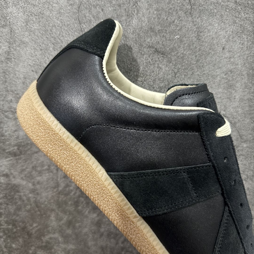 图片[7]-【ZOK纯原】Maison Margiela Calfskin Replica MM6 马吉拉复古低帮时尚德训鞋 私人订单打造 高端零售专供批次 全套原楦原纸板原厂数据开发 全鞋荧光划线卡点 胶水把控整洁度追求极致完美 多重QC质检 超越公司货的品控标准 实实在在的免检产品 原盒原配防尘袋购物卡 全网唯一正确0-23数字排版 一比一间距字体 内里全头层小羊皮 原版防滑鞋底设计 灰色翻毛牛皮 白色细纹贝利头层皮 依照原版逐帧开发 原装淡粉纸板中底带编号钢印 尺码：35 36 36.5 37 38 39 40 41 42 42.5 43 44 44.5 45-选品中心