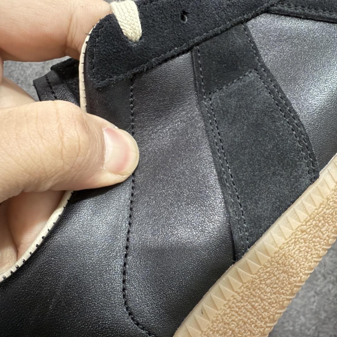 图片[3]-【ZOK纯原】Maison Margiela Calfskin Replica MM6 马吉拉复古低帮时尚德训鞋 私人订单打造 高端零售专供批次 全套原楦原纸板原厂数据开发 全鞋荧光划线卡点 胶水把控整洁度追求极致完美 多重QC质检 超越公司货的品控标准 实实在在的免检产品 原盒原配防尘袋购物卡 全网唯一正确0-23数字排版 一比一间距字体 内里全头层小羊皮 原版防滑鞋底设计 灰色翻毛牛皮 白色细纹贝利头层皮 依照原版逐帧开发 原装淡粉纸板中底带编号钢印 尺码：35 36 36.5 37 38 39 40 41 42 42.5 43 44 44.5 45-选品中心