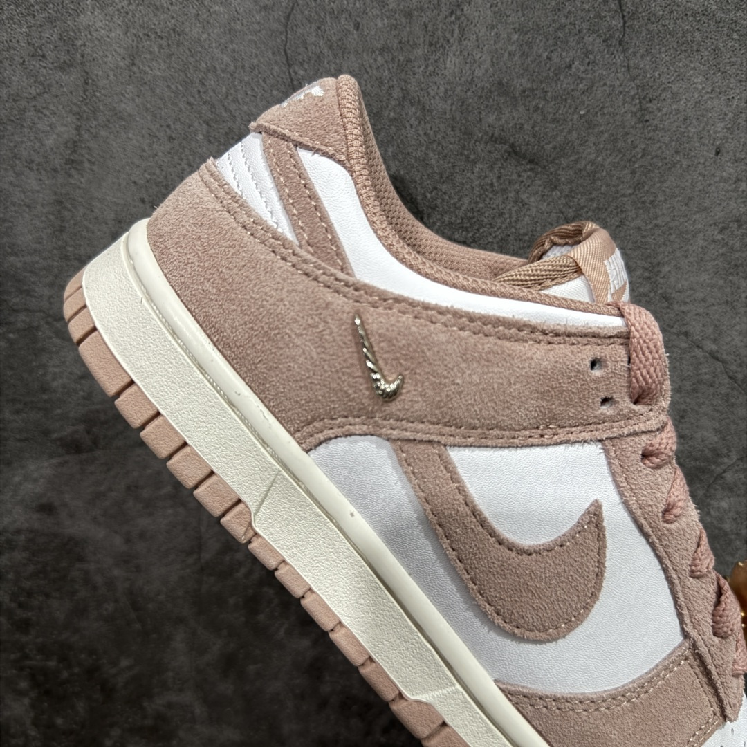 图片[7]-【CS纯原版】DUNK 官方新版双勾 马年限定🔥金勾浅白粉 马上发财❗️马上有钱❗️ 纯原大厂出品 顶级版本👏 原装头层材料 独家版型蒸餾加工 帶來的是更好的视觉和脚感体验 大厂纯原品质出货 清洁度 电绣工艺 皮料切割干净无任何毛边 细节完美 货号：IB4417-102 尺码：36 36.5 37.5 38 38.5 39 40 40.5 41 42 42.5 43 44 44.5 45 46-选品中心