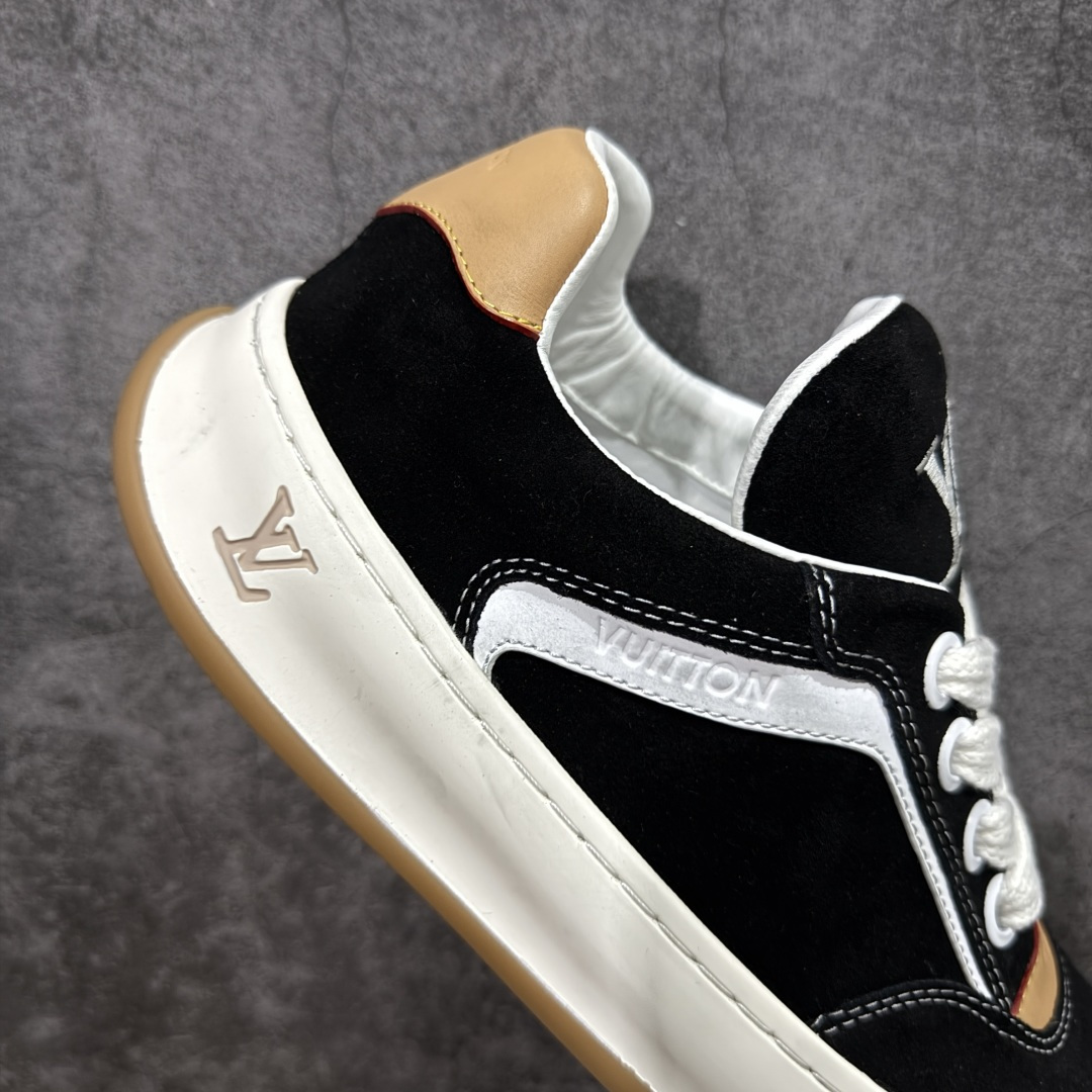 图片[7]-【升级版】LV 路易威登LOUIS VUITTON Tilted Low Sneakers 倾斜系列低帮复古休闲运动文化百搭板鞋 2026早春款板鞋 广东原产 升级原楦型开发纸版 厚实抽屉礼品鞋盒及包装说明书防尘布袋物件(附送官方快递加固牛皮纸外盒!!)#采用Monogram 丹宁布鞋面材质#鞋垫嵌入软脚感EVA物料#后跟耐弯折滴塑支撑片#全新开发TPR光泽组合隔色鞋底❗ 尺码：40 41 42 43 44 45-选品中心