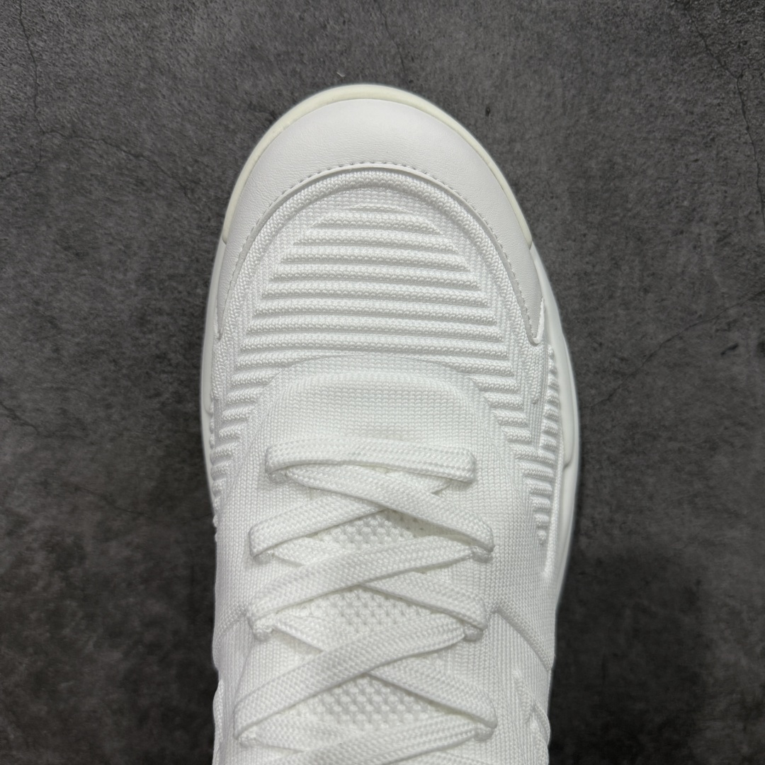 图片[5]-【YS 纯原】 广奢高端货 路易威登LOUIS VUITTON Runner Tatic系列 牛皮革 · 织物·圆头系带 · 低帮休闲男鞋 ✦ LV高端运动线 Runner Tatic 正统版型 ✦ 头层小牛皮革鞋面，纹理细腻、挺括高级 ✦ 原厂网面拼接结构，透气轻盈不闷脚 ✦ 圆头低帮设计，上脚更显修长与干净 ✦ 原楦开模开发，包裹感流畅贴合 ✦ 独家轻量缓震中底，行走舒适度拉满 ✦ 耐磨橡胶外底，抓地稳、耐穿强 ✦ LV Logo、花纹、结构点位全部对版 ✦ 专柜级包装＋配件齐全 ✦ 蓝色百搭耐看，通勤/日常轻奢必备 尺码：38-46-选品中心