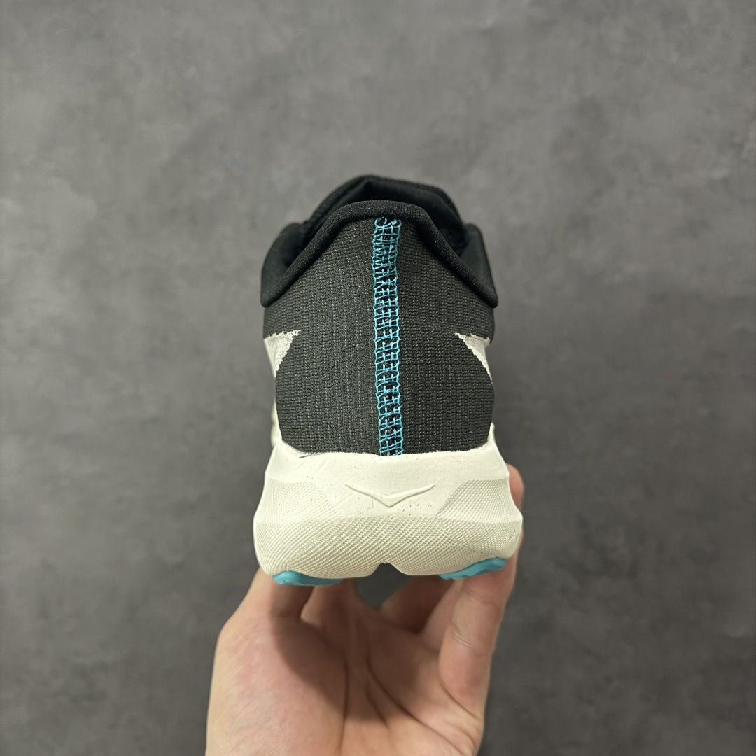 图片[4]-【公司级】HOKA ONE ONE Rocket X 3 低帮专业越野跑步鞋 实拍首发 相较于前几代Mafate包裹感更好 跟Speedgoat(快速羚羊)系列比起来更加舒适 鞋底防滑性能在下坡的石板台阶和原始路面都有很好的表现 HOKA血统属性厚底设计 在快速下坡时起到缓震保护作用 减少重力给予脚踝、膝部、髋关节等处带来的冲击力 货号：1168724-WBLC 尺码：36 36.5 37 37.5 38 38.5 39 40 40.5 41 42 42.5 43 44 44.5 45-选品中心