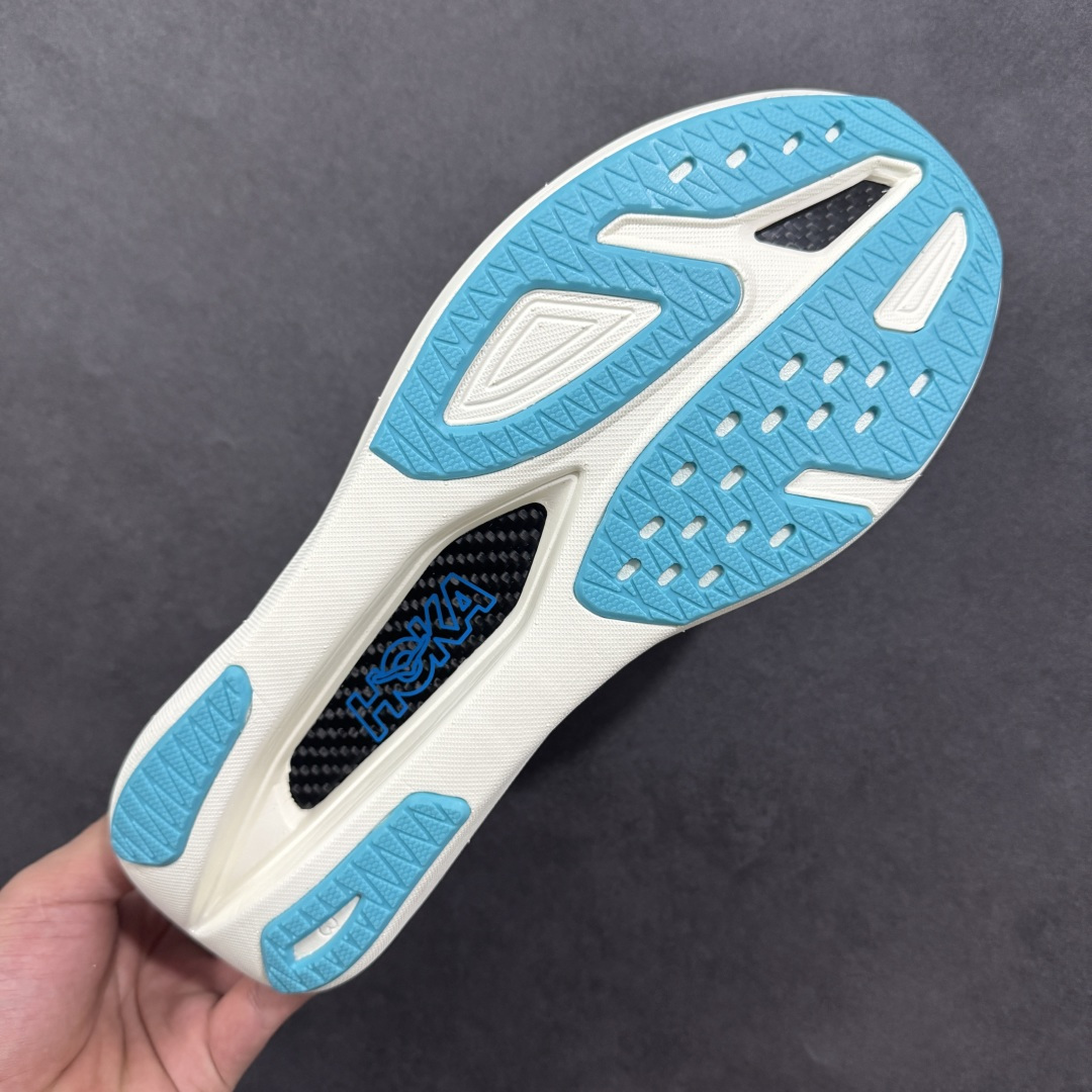 图片[9]-【公司级】HOKA ONE ONE Rocket X 3 低帮专业越野跑步鞋 实拍首发 相较于前几代Mafate包裹感更好 跟Speedgoat(快速羚羊)系列比起来更加舒适 鞋底防滑性能在下坡的石板台阶和原始路面都有很好的表现 HOKA血统属性厚底设计 在快速下坡时起到缓震保护作用 减少重力给予脚踝、膝部、髋关节等处带来的冲击力 货号：1168724-WBLC 尺码：36 36.5 37 37.5 38 38.5 39 40 40.5 41 42 42.5 43 44 44.5 45-选品中心