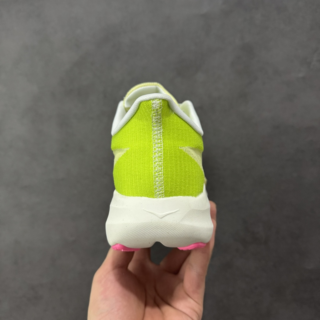 图片[4]-【公司级】HOKA ONE ONE Rocket X 3 低帮专业越野跑步鞋 实拍首发 相较于前几代Mafate包裹感更好 跟Speedgoat(快速羚羊)系列比起来更加舒适 鞋底防滑性能在下坡的石板台阶和原始路面都有很好的表现 HOKA血统属性厚底设计 在快速下坡时起到缓震保护作用 减少重力给予脚踝、膝部、髋关节等处带来的冲击力 货号：1168724-SNLG 尺码：36 36.5 37 37.5 38 38.5 39 40 40.5 41 42 42.5 43 44 44.5 45-选品中心