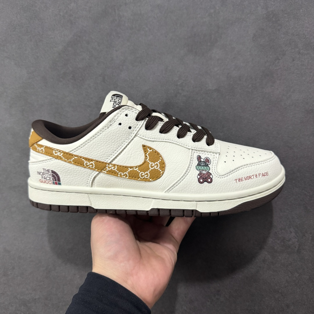 【定制版】Nike SB Dunk Low 北面联名 白黑棕 高端定制 低帮休闲板鞋  #定制鞋盒 大厂纯原品质出货 超高清洁度 皮料切割干净无任何毛边 细节完美 货号：YF9511-916  尺码：36 36.5 37.5 38 38.5 39 40 40.5 41 42 42.5 43 44 44.5 45-选品中心