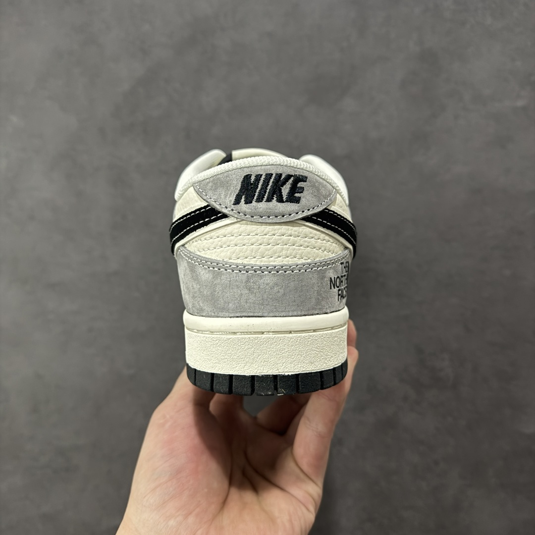 图片[4]-【定制版】Nike Dunk Low Retro 北面联名 周年高端定制 低帮休闲板鞋 #定制鞋盒 大厂纯原品质出货 超高清洁度 皮料切割干净无任何毛边 细节完美 货号：DN3168-010 尺码：36 36.5 37.5 38 38.5 39 40 40.5 41 42 42.5 43 44 44.5 45-选品中心