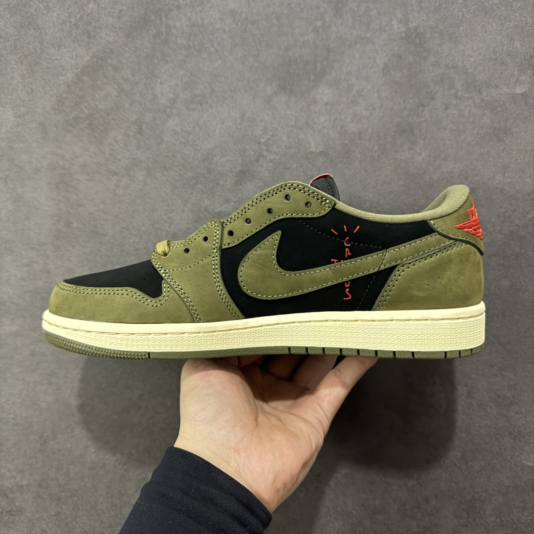 图片[2]-【纯原全头层】Air Jordan 1 AJ1 绿黑白低帮小摩卡倒钩 DM7866-002 超级强悍品质 可对比市场各大纯原版本 专业aj大厂出品 对细节的把控毋庸置疑 材料也是用最接近原鞋的头层皮料 所有地方都没有做到减配 原厂鞋楦打造完美鞋型 整体鞋型以及后跟做的弧度做的非常好 鞋带为原厂打蜡鞋带 粗细程度同步原鞋 裁片清洁度到位 无明显瑕疵毛边 免修产品 正确针车 该重针 该有尖角的地方都有做到 鞋价格非常香 转手可闭眼卖高价 到手各位就知道货有多好 绝对秒杀一切同价格货品 尺码：36-47.5-选品中心