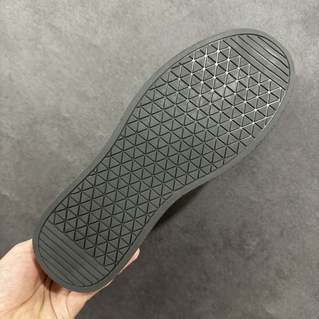 图片[9]-【广东纯原版】ECCO爱步跑步鞋百搭舒适 秋冬新款休闲运动鞋 灵动系列 黄景瑜同款 品质牛皮鞋面 轻盈柔韧 具有良好的透气性 细腻柔软 简约系带设计 可自由调节松紧 贴合脚型 PU泡沫橡胶大底 抓地力强 具有良好的防滑耐磨性 时尚简约 休闲百搭 货号： 966358-01002 尺码：38 39 40 41 42 43 44 （皮鞋码）-选品中心