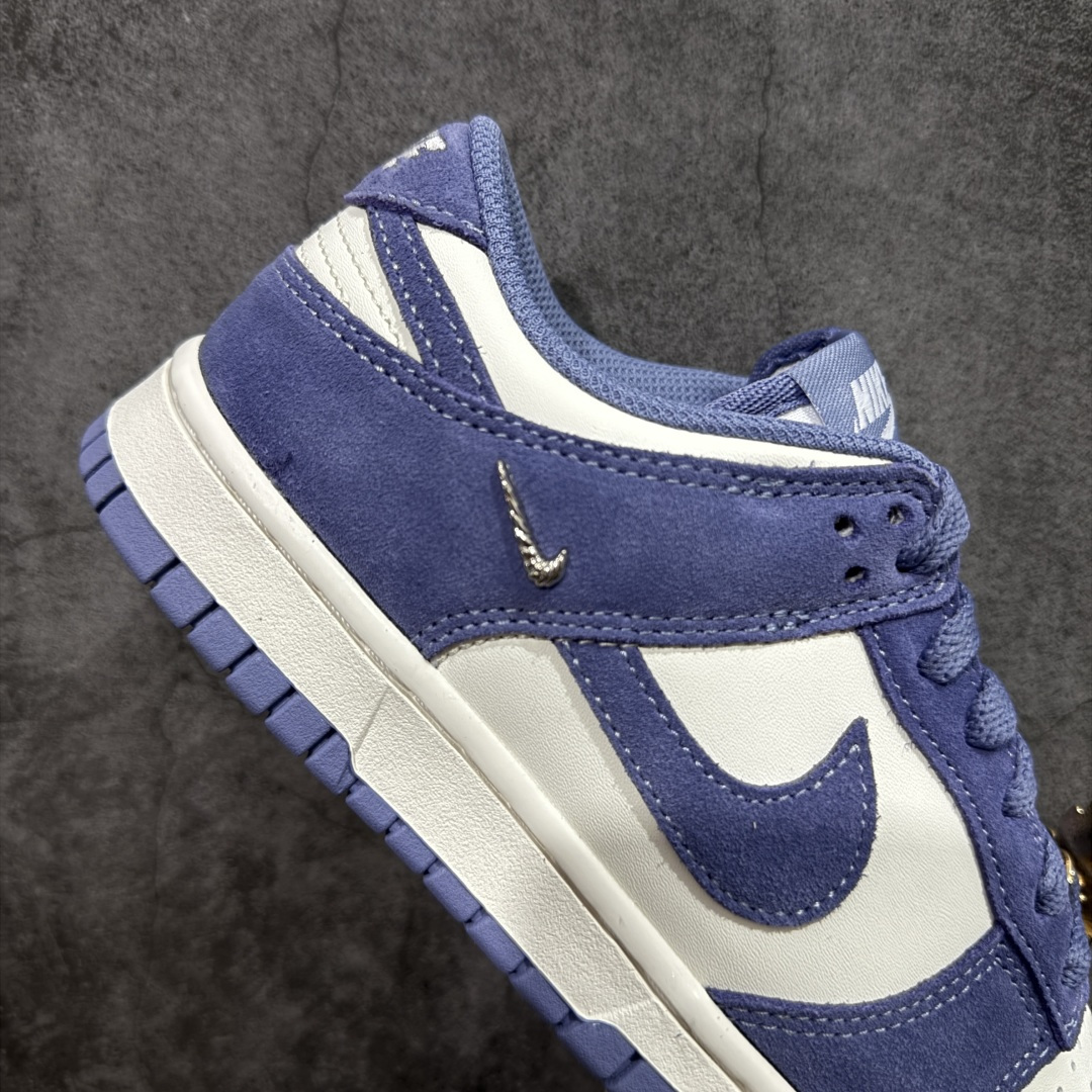 图片[7]-【CS纯原版】DUNK 官方新版双勾 马年限定🔥金勾浅白紫 马上发财❗️马上有钱❗️ 纯原大厂出品 顶级版本👏 原装头层材料 独家版型蒸餾加工 帶來的是更好的视觉和脚感体验 大厂纯原品质出货 清洁度 电绣工艺 皮料切割干净无任何毛边 细节完美 货号：IB4417-103 尺码：36 36.5 37.5 38 38.5 39 40 40.5 41 42 42.5 43 44 44.5 45 46-选品中心