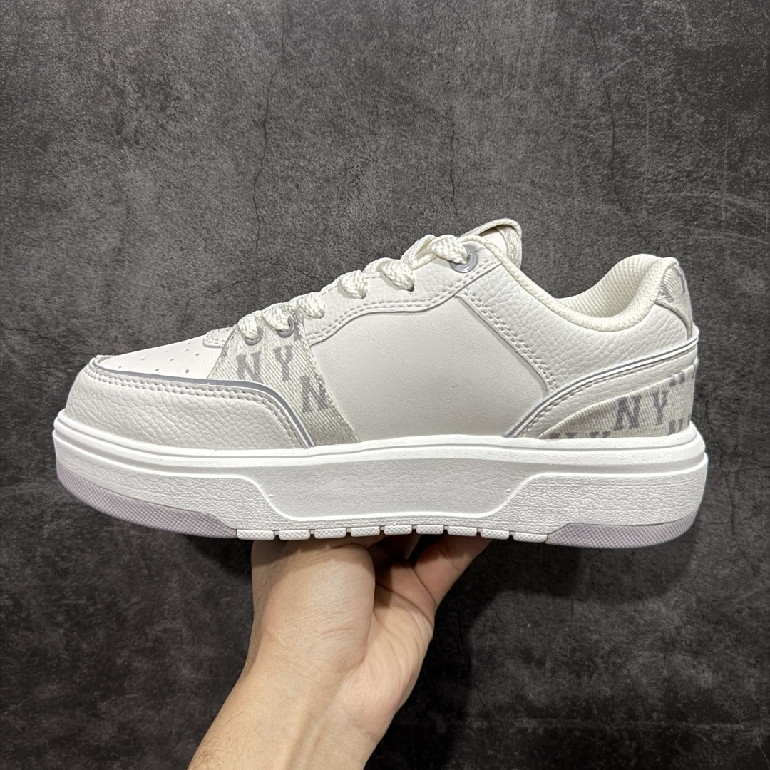 图片[2]-【纯原订单】MLB Chunky Liner Basic NY复古印花学长鞋系列低帮轻量增高厚底百搭休闲运动慢跑鞋板鞋 Korea韩国联名NY美国榄球纽约洋基队限定 市场第一梯队品质 韩国代购版本 MLB专用菱形双针中底布 重点细节中底布带注胶孔 原厂NFC感应吊牌 支持鉴定 一个两位数 原盒原标 全套原楦原纸板原厂数据开发 中韩文保养标贴 绿色防霉片 平台代购专供 独家一比一RB+MD组合大底 高频后跟小人Logo精准对位立体饱满 正确网布加超迁鞋面 转印中底走线紧密 转印Logo工艺表层防刮不掉色 尺码：36 36.5 37.5 38 38.5 39 40 40.5 41 42 42.5 43 44 44.5 45-选品中心