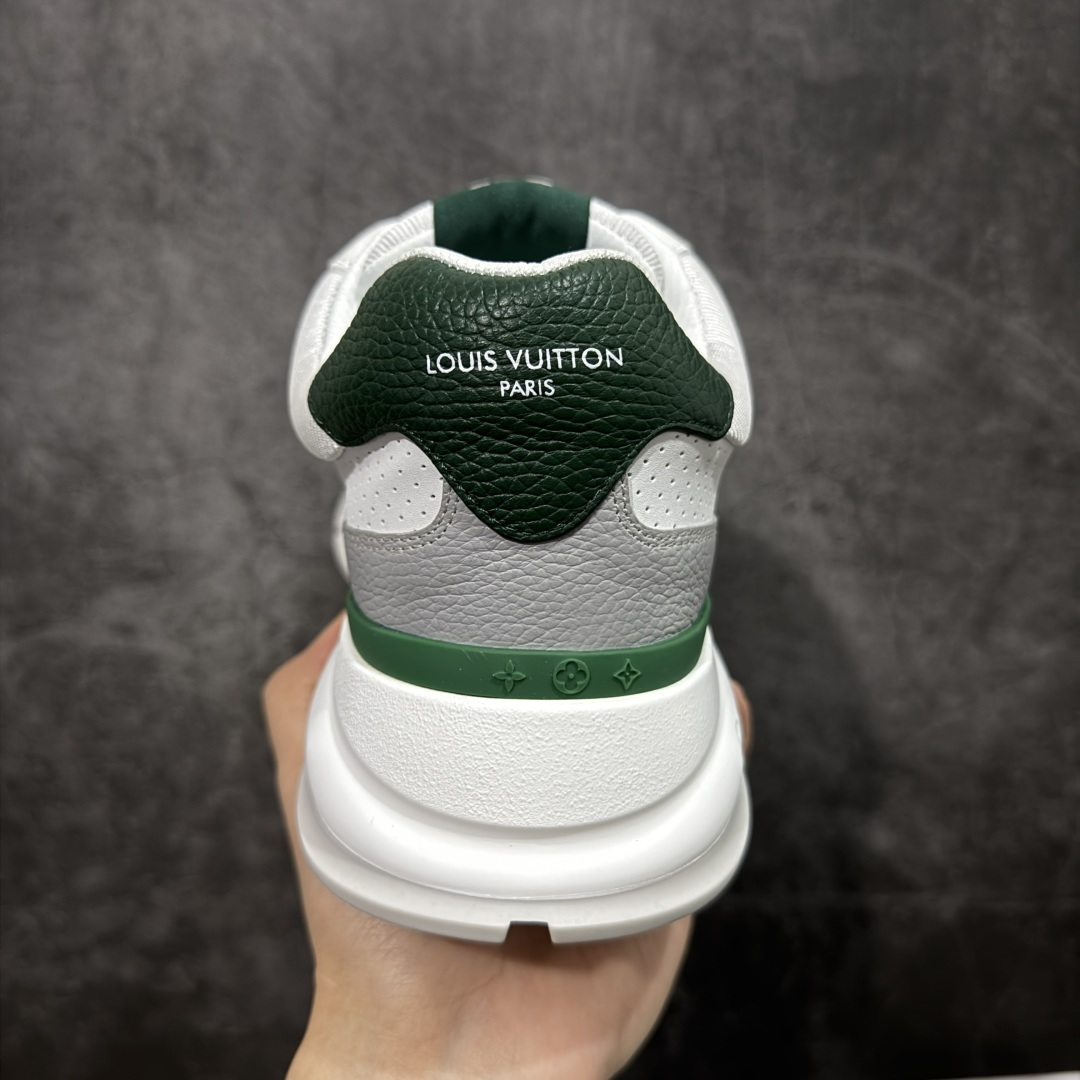 图片[4]-【YS纯原】Louis Vuitton Classic 2025秋天系列 路易威登LV 低帮 白黑色 圆头系带低邦经典走秀休闲鞋上脚非常舒适 奢侈用料，做工精细，中底印有欧洲制造英文字母 鞋面由意大利进口小牛皮拼接，侧边饰有品牌Loggo标志及签名，最新乳胶垫脚➕网布内里，脚感超舒适。原厂特供原版双色TPU组合大底。套包工艺 固特异缝合锁边 面料：独家定制头层牛皮 配件：独家私模Vuitton标识 内里：定制丝滑网里一头层丝绸牛皮内里 大底：TPU组合大底耐磨防滑防黄 垫脚：新款乳胶垫-网纱吸汗 工艺：全电脑针车拉线 鞋头 后套 冷热定型 全套拉帮套楦中低LLogo花纹 包装 证书 卡片 说明书 合格证 防尘袋 全网最齐包装 尺码：39-45-选品中心