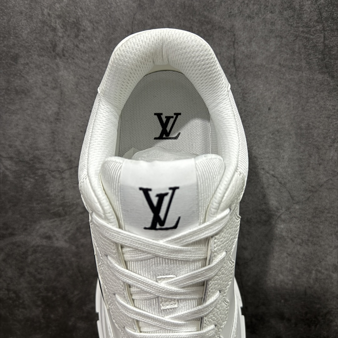 图片[8]-【YS纯原】Louis Vuitton Classic 2025秋天系列 路易威登LV 低帮 白黑色 圆头系带低邦经典走秀休闲鞋上脚非常舒适 奢侈用料，做工精细，中底印有欧洲制造英文字母 鞋面由意大利进口小牛皮拼接，侧边饰有品牌Loggo标志及签名，最新乳胶垫脚➕网布内里，脚感超舒适。原厂特供原版双色TPU组合大底。套包工艺 固特异缝合锁边 面料：独家定制头层牛皮 配件：独家私模Vuitton标识 内里：定制丝滑网里一头层丝绸牛皮内里 大底：TPU组合大底耐磨防滑防黄 垫脚：新款乳胶垫-网纱吸汗 工艺：全电脑针车拉线 鞋头 后套 冷热定型 全套拉帮套楦中低LLogo花纹 包装 证书 卡片 说明书 合格证 防尘袋 全网最齐包装 尺码：39-45-选品中心