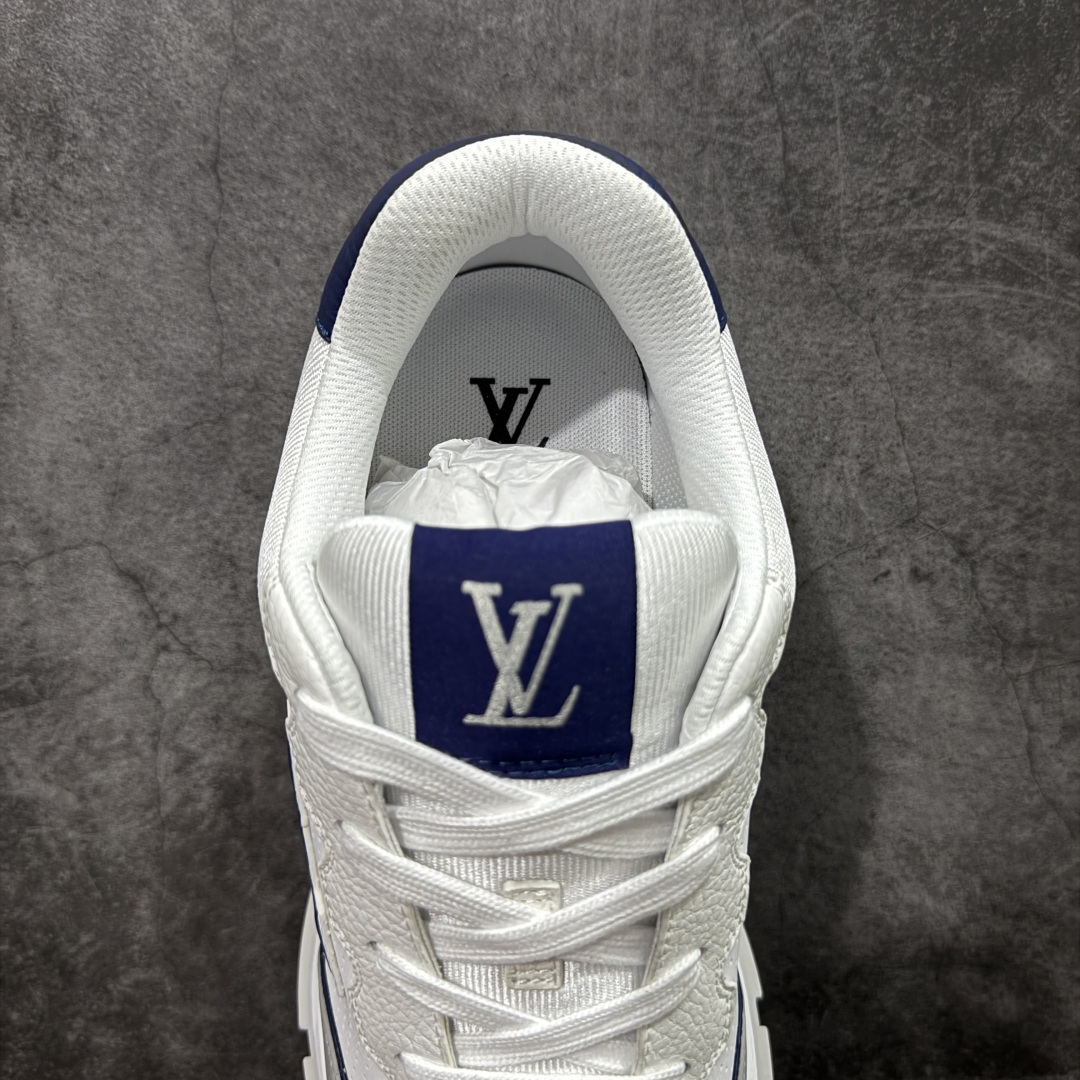 图片[8]-【YS纯原】Louis Vuitton Classic 2025秋天系列 路易威登LV 低帮 白黑色 圆头系带低邦经典走秀休闲鞋上脚非常舒适 奢侈用料，做工精细，中底印有欧洲制造英文字母 鞋面由意大利进口小牛皮拼接，侧边饰有品牌Loggo标志及签名，最新乳胶垫脚➕网布内里，脚感超舒适。原厂特供原版双色TPU组合大底。套包工艺 固特异缝合锁边 面料：独家定制头层牛皮 配件：独家私模Vuitton标识 内里：定制丝滑网里一头层丝绸牛皮内里 大底：TPU组合大底耐磨防滑防黄 垫脚：新款乳胶垫-网纱吸汗 工艺：全电脑针车拉线 鞋头 后套 冷热定型 全套拉帮套楦中低LLogo花纹 包装 证书 卡片 说明书 合格证 防尘袋 全网最齐包装 尺码：39-45-选品中心