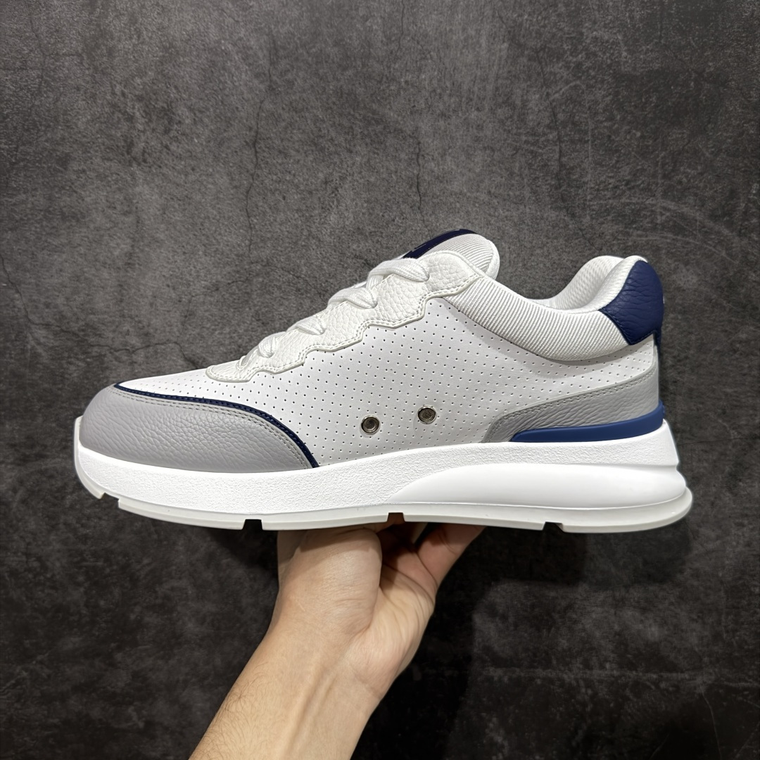 图片[2]-【YS纯原】Louis Vuitton Classic 2025秋天系列 路易威登LV 低帮 白黑色 圆头系带低邦经典走秀休闲鞋上脚非常舒适 奢侈用料，做工精细，中底印有欧洲制造英文字母 鞋面由意大利进口小牛皮拼接，侧边饰有品牌Loggo标志及签名，最新乳胶垫脚➕网布内里，脚感超舒适。原厂特供原版双色TPU组合大底。套包工艺 固特异缝合锁边 面料：独家定制头层牛皮 配件：独家私模Vuitton标识 内里：定制丝滑网里一头层丝绸牛皮内里 大底：TPU组合大底耐磨防滑防黄 垫脚：新款乳胶垫-网纱吸汗 工艺：全电脑针车拉线 鞋头 后套 冷热定型 全套拉帮套楦中低LLogo花纹 包装 证书 卡片 说明书 合格证 防尘袋 全网最齐包装 尺码：39-45-选品中心