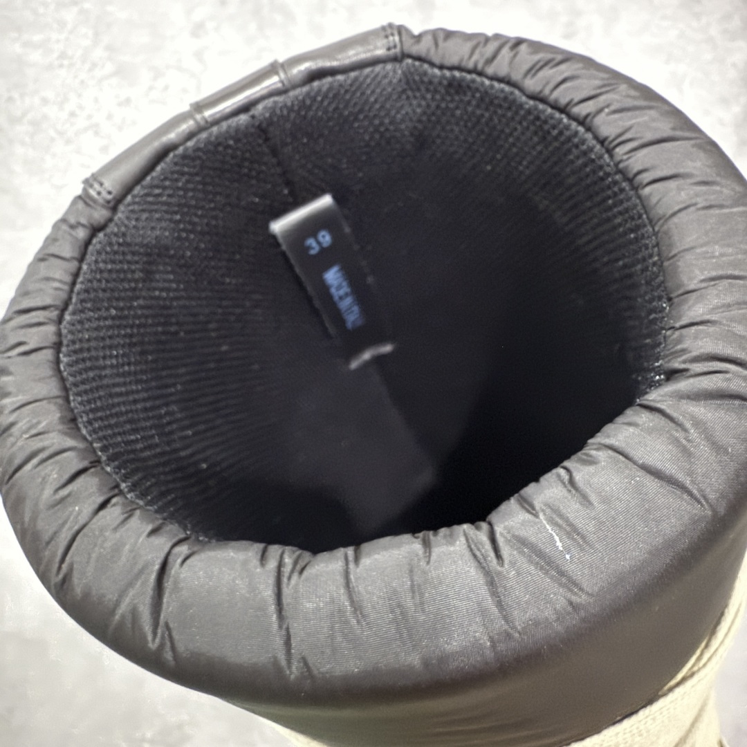 图片[7]-【莞产G版】Moncler x RICK OWENS/RO 蒙口联名瑞克欧文斯圆头系带厚底短筒雪地靴 二级市场已经7K以上 平台客户随意卖四位数 RO广东原厂出品 纯原天花板 原版一比一复刻 冲正绝不翻车 还原度达到百分之98以上 原楦开发纸版版型 ZP拆解原版1：1复模裁片纸版 力求做到0错位 这样才能达到和zp一致的鞋型味道 采用进口cnc数控机床开发对版独家tpu奶香大底 区别于市场所有版本 zp同源全头层粒面小牛皮 达到和zp一致手感 原厂进口细纹布 万邦订购原厂高弹粉红色海绵 内里搭配软质细腻羊皮 TPU高密度大底 软硬度透光度高已经测试和原版一致 尺码：36 37 38 39 40 41 42 43 44 45 46-选品中心