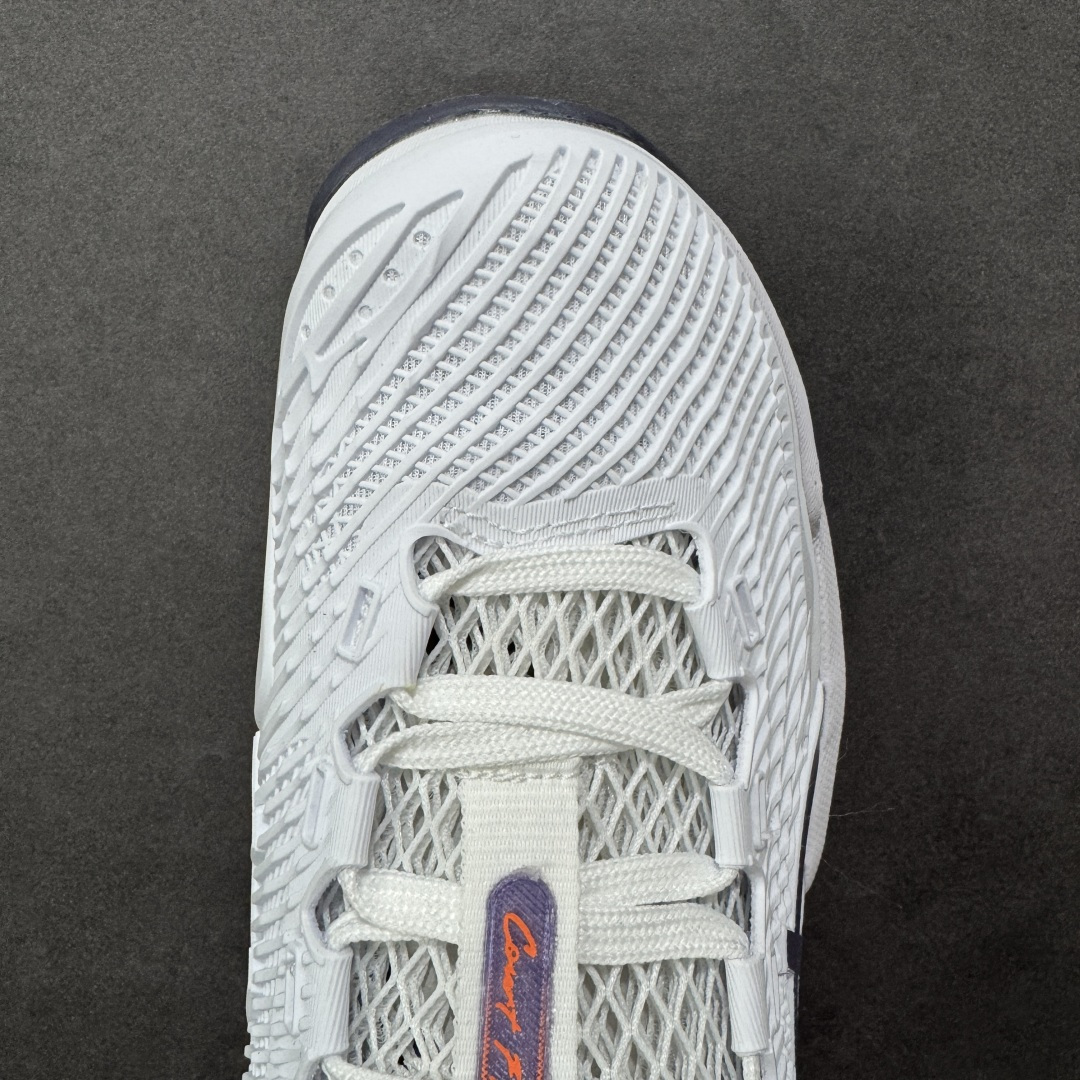 图片[8]-【公司级】Asics Court FF 3 织物合成革 防滑耐磨透气 低帮 网球鞋 COURT FF 3鞋面采用PU支撑裁片，提供了横向和纵向移动的灵活性的同时提升了足部移动时的稳定性；袜套式鞋口设计，提供很好的包裹性；分离式中足稳定片，改善扭转刚度，增加制动力和推进力；分离式后掌，增大触地面积之余，能够减少滑步耗时，降低身体负荷。 货号：1041A370-104 尺码：36-47 含半码 编码：FSB270280-选品中心