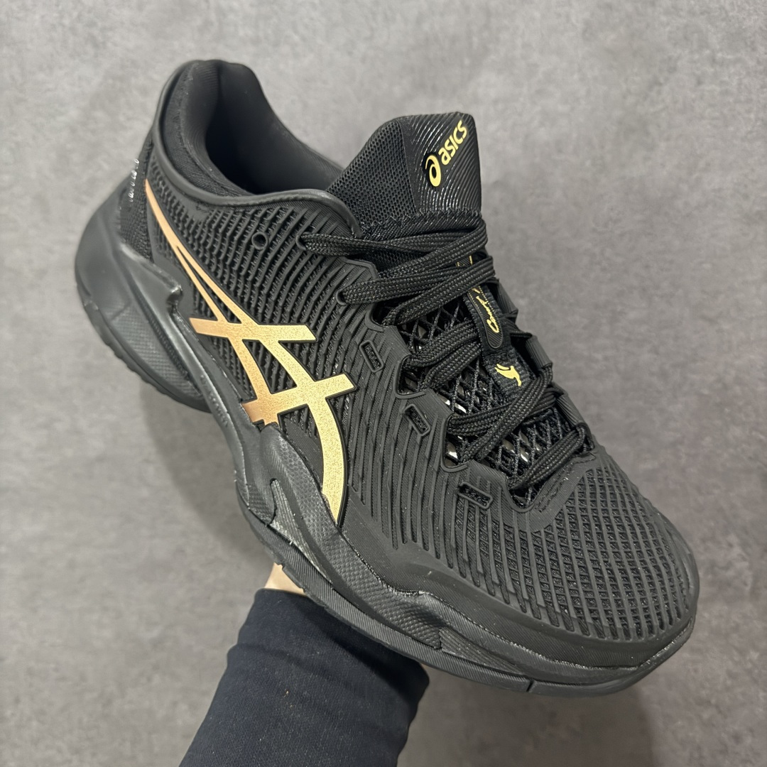 图片[3]-【公司级】Asics Court FF 3 织物合成革 防滑耐磨透气 低帮 网球鞋 COURT FF 3鞋面采用PU支撑裁片，提供了横向和纵向移动的灵活性的同时提升了足部移动时的稳定性；袜套式鞋口设计，提供很好的包裹性；分离式中足稳定片，改善扭转刚度，增加制动力和推进力；分离式后掌，增大触地面积之余，能够减少滑步耗时，降低身体负荷。 货号：1041A527-960 尺码：36-47 含半码 编码：FSB270280-选品中心