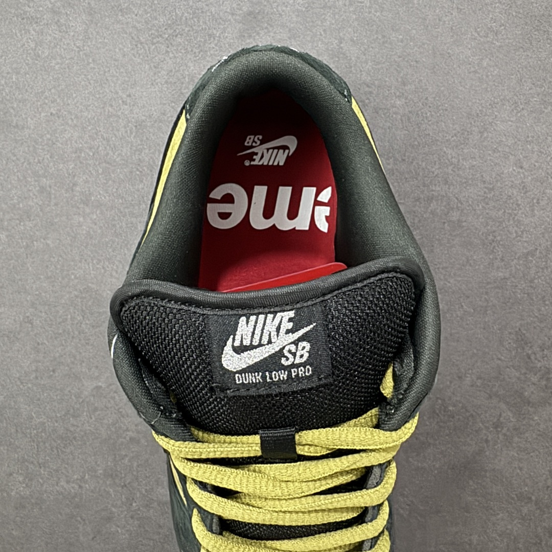 图片[7]-【公司级】Supreme x Nike Dunk SB Low Pro OG Sup x 耐克 SB 低帮 联名黄黑 鞋身整体以黄色作为主色调，搭配黑色框架覆盖层，使鞋款十分百搭，鞋舌绣标上以Nike Swoosh Logo呈现，鞋身两侧的Swooshh Logo采用黑色点缀，后跟饰片采辅以黑色麂皮妆点，鞋舌是网眼布材料，增强了透气性，整体十分百搭；后跟Nike字样以白色刺绣妆点，后跟雕刻Supreme创办年份94数字，而\”Nike SB x Supreme\”吊牌，更是为整体造型增添了一抹标志性的独特风采，中底以及鞋垫内侧带有Supremef字样，彰显联名身份；最后以黑色中底搭配黄色橡胶完善整体设计收尾。 货号：HQ8487-300 尺码：36 36.5 37.5 38 38.5 39 40 40.5 41 42 42.5 43 44 44.5 45 编码：FSB250260-选品中心