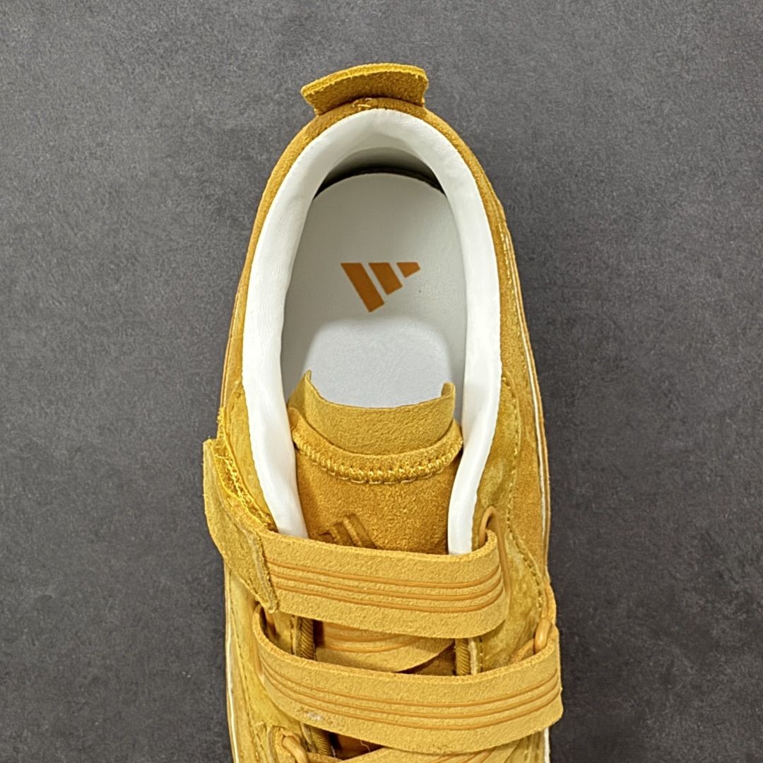 图片[7]-【公司级】阿迪达斯 adidas FOS 系列 URBAN REVERIE城市机能芭蕾风薄底鞋运动鞋：城市机能与芭蕾风的浪漫邂逅！它的设计灵感来源于对日常鞋履的重新想象，将优雅的芭蕾美学与前卫的未来主义元素相互融合，再借助技术的精细打磨，使得整双鞋呈现出独特的美感。这双鞋采用了低至足尖的轻薄鞋底，不仅摒弃了传统芭蕾舞鞋的束缚，还保留了其柔美与灵动感。鞋面多采用网眼布等轻盈透气的材质，保证了穿着的舒适性，同时也让鞋子更具轻盈感。而侧边鞋带的装饰以及鞋跟处的微妙细节，更是为这双鞋增添了几分时尚与个性。鞋款的设计充分考虑了人体工学原理，轻薄的鞋底不仅减轻了鞋子的整体重量，还在行走时提供了良好的缓震效果，这双鞋的魅力还在于它强大的搭配性。它可以轻松驾驭多种风格，无论是休闲装还是运动装，都能与之很好地融合。 货号：KJ4036 尺码： 35.5-40含半码 编码： LDSB230240-选品中心