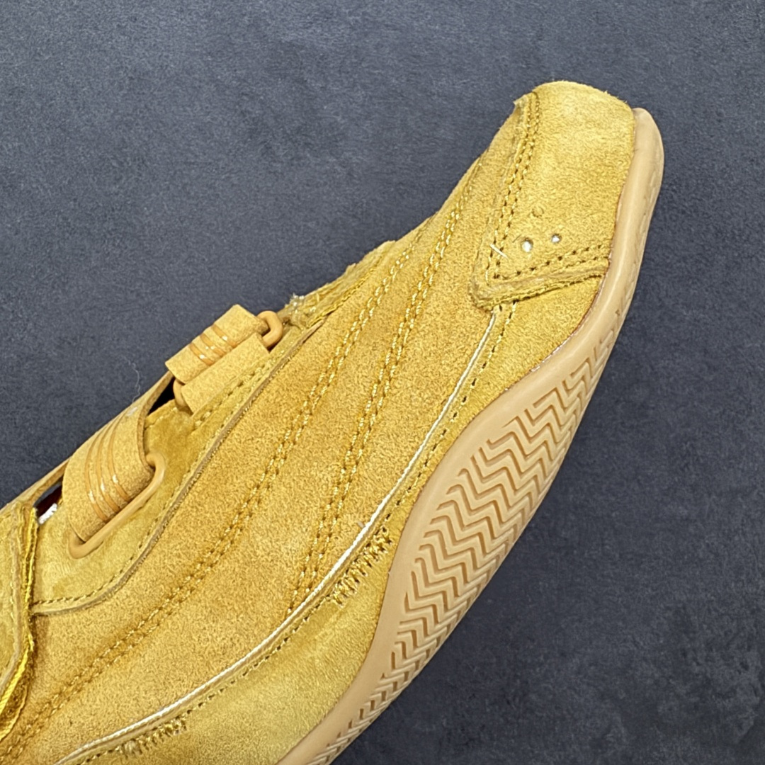 图片[5]-【公司级】阿迪达斯 adidas FOS 系列 URBAN REVERIE城市机能芭蕾风薄底鞋运动鞋：城市机能与芭蕾风的浪漫邂逅！它的设计灵感来源于对日常鞋履的重新想象，将优雅的芭蕾美学与前卫的未来主义元素相互融合，再借助技术的精细打磨，使得整双鞋呈现出独特的美感。这双鞋采用了低至足尖的轻薄鞋底，不仅摒弃了传统芭蕾舞鞋的束缚，还保留了其柔美与灵动感。鞋面多采用网眼布等轻盈透气的材质，保证了穿着的舒适性，同时也让鞋子更具轻盈感。而侧边鞋带的装饰以及鞋跟处的微妙细节，更是为这双鞋增添了几分时尚与个性。鞋款的设计充分考虑了人体工学原理，轻薄的鞋底不仅减轻了鞋子的整体重量，还在行走时提供了良好的缓震效果，这双鞋的魅力还在于它强大的搭配性。它可以轻松驾驭多种风格，无论是休闲装还是运动装，都能与之很好地融合。 货号：KJ4036 尺码： 35.5-40含半码 编码： LDSB230240-选品中心