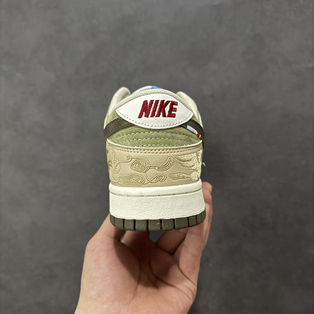 图片[4]-【定制版】Nike Dunk LOW 马年限定 防滑耐磨 耐克 舒适百搭 低帮板鞋 货号： IQ1118-220 尺码： 36 36.5 37.5 38 38.5 39 40 40.5 41 42 42.5 43 44 45-选品中心