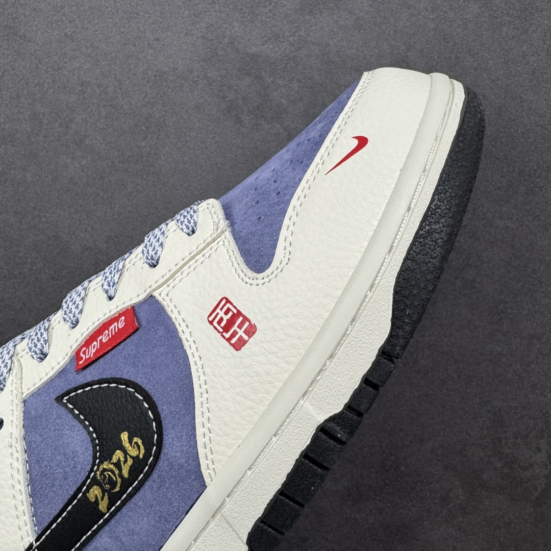 图片[5]-【定制版】Nike SB Dunk Low Supreme联名 马年限定 周年高端定制 低帮休闲板鞋 #定制鞋盒 大厂纯原品质出货 超高清洁度 皮料切割干净无任何毛边 细节完美 货号：DN3168-015 尺码：36 36.5 37.5 38 38.5 39 40 40.5 41 42 42.5 43 44 44.5 45-选品中心