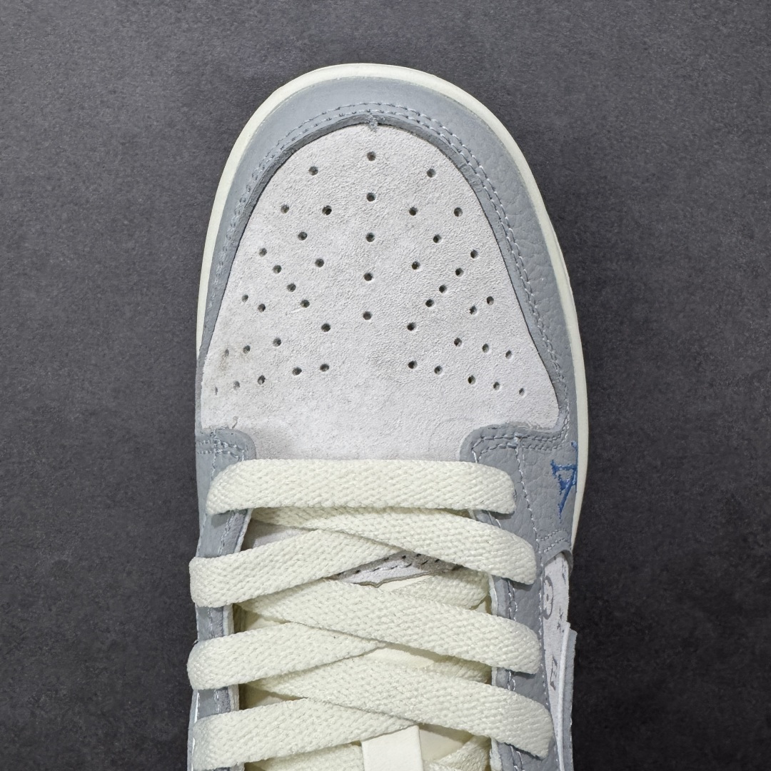 图片[8]-【定制版】Nike SB Dunk Low \”LV联名“——白蓝” 高端定制 低帮休闲板鞋 定制鞋盒 高级夜光效果 Ortholite鞋垫透气防臭 大厂纯原品质出货 超高清洁度 皮料切割干净无任何毛边 细节完美 货号：YF9511-912 尺码： 36 36.5 37.5 38 38.5 39 40 40.5 41 42 42.5 43 44 44.5 45-选品中心